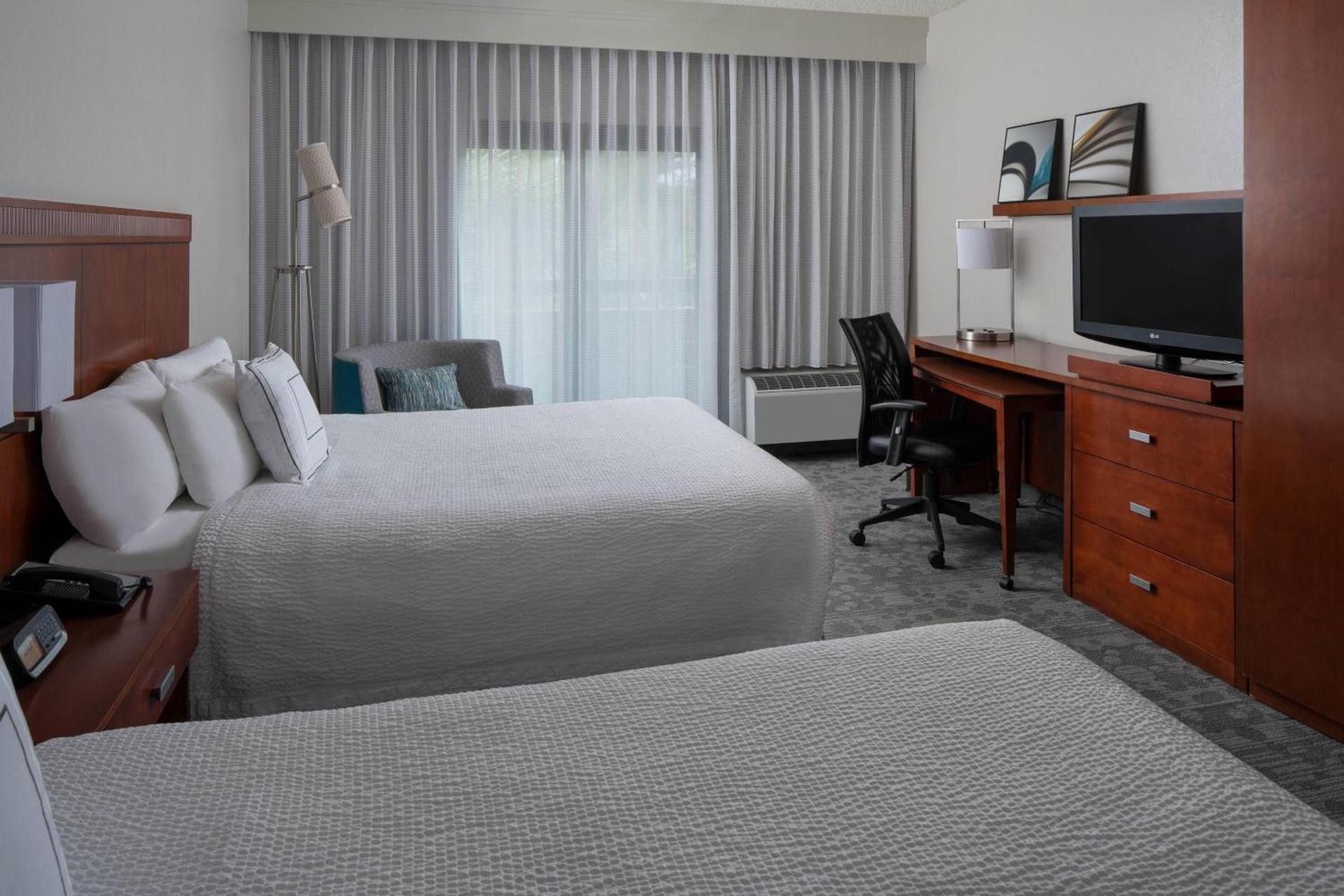 Courtyard by Marriott Jacksonville at the Mayo Clinic Campus/Beaches photo 7