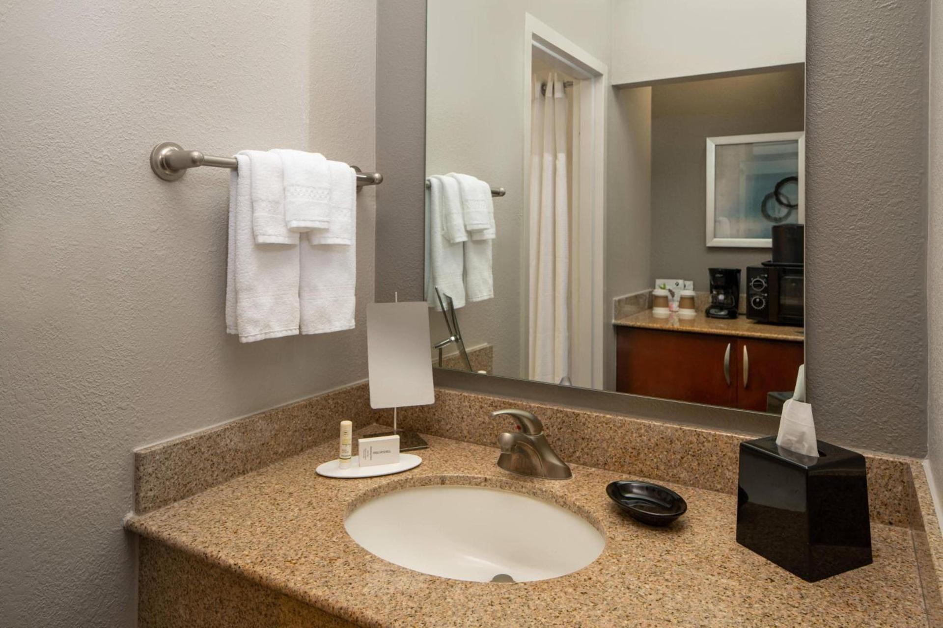 Courtyard by Marriott Jacksonville at the Mayo Clinic Campus/Beaches photo 13