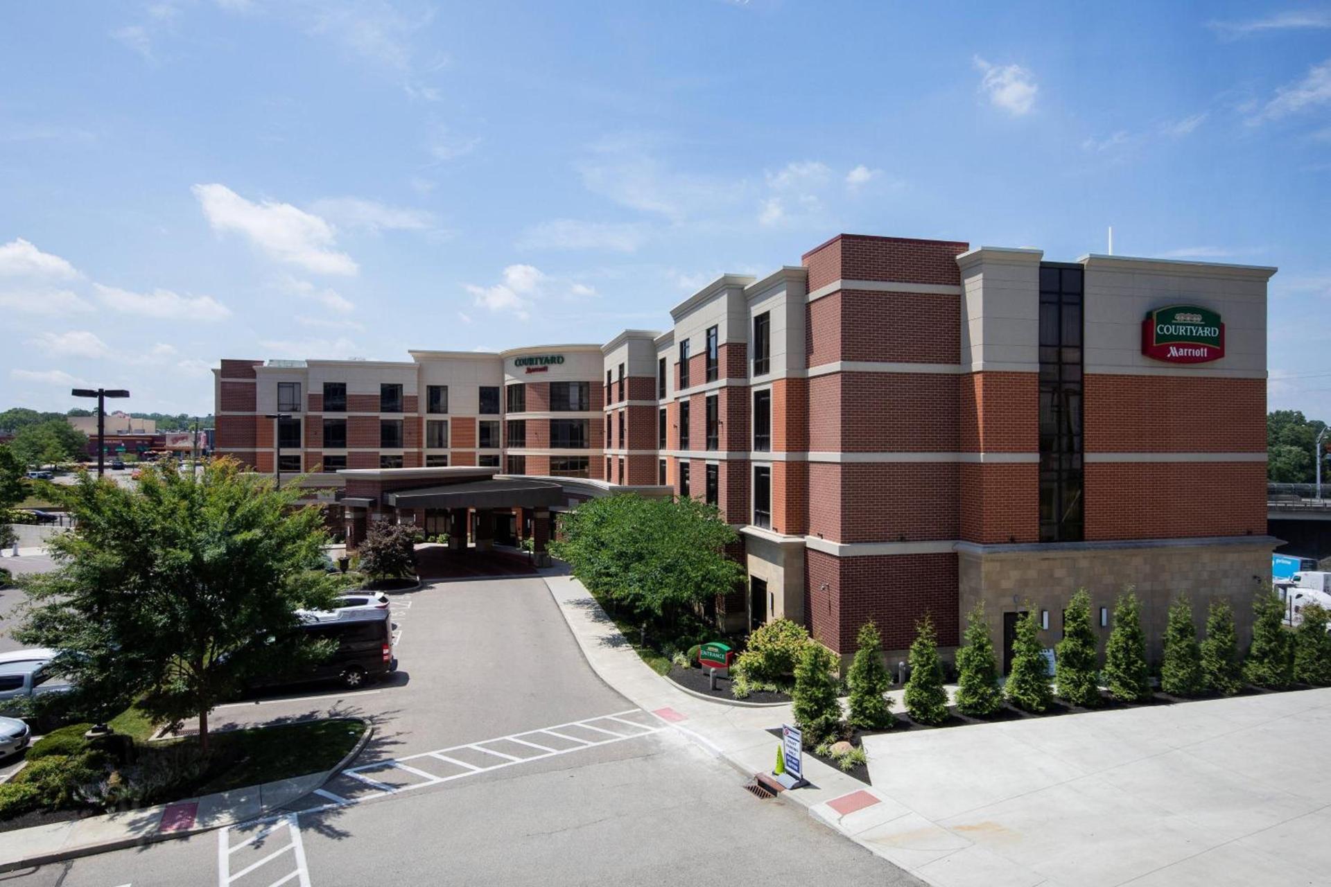 Courtyard by Marriott Cincinnati Midtown/Rookwood photo 1