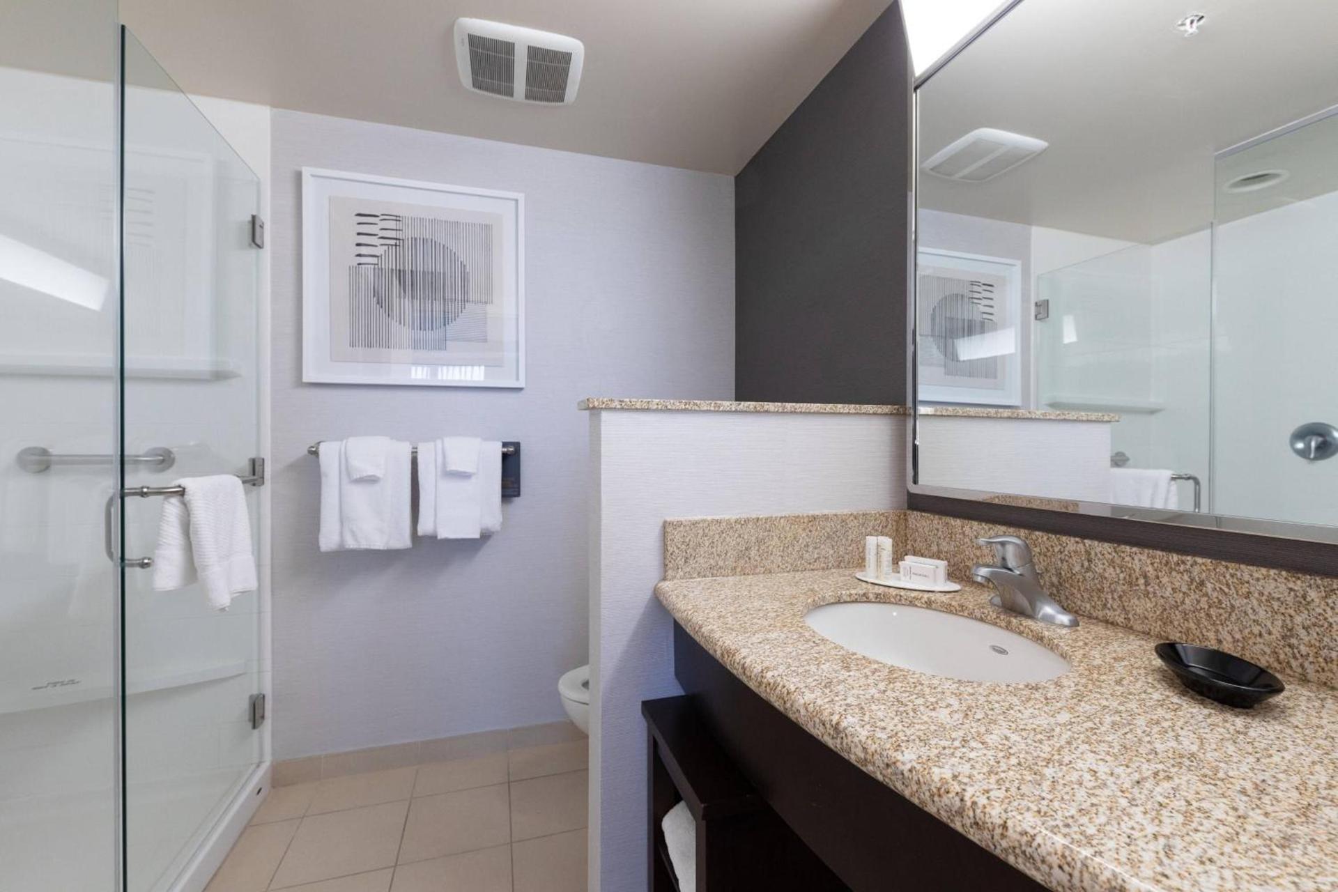 Courtyard by Marriott Cincinnati Midtown/Rookwood photo 7