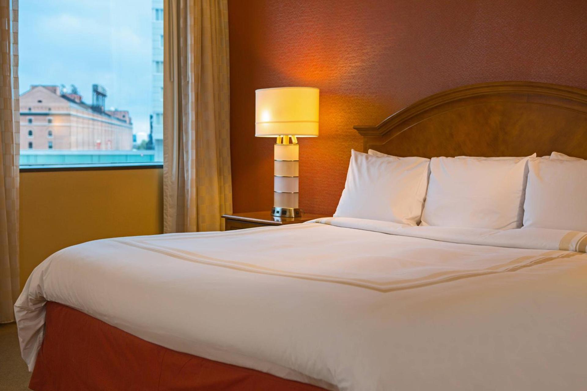 Baltimore Marriott Inner Harbor at Camden Yards photo 11