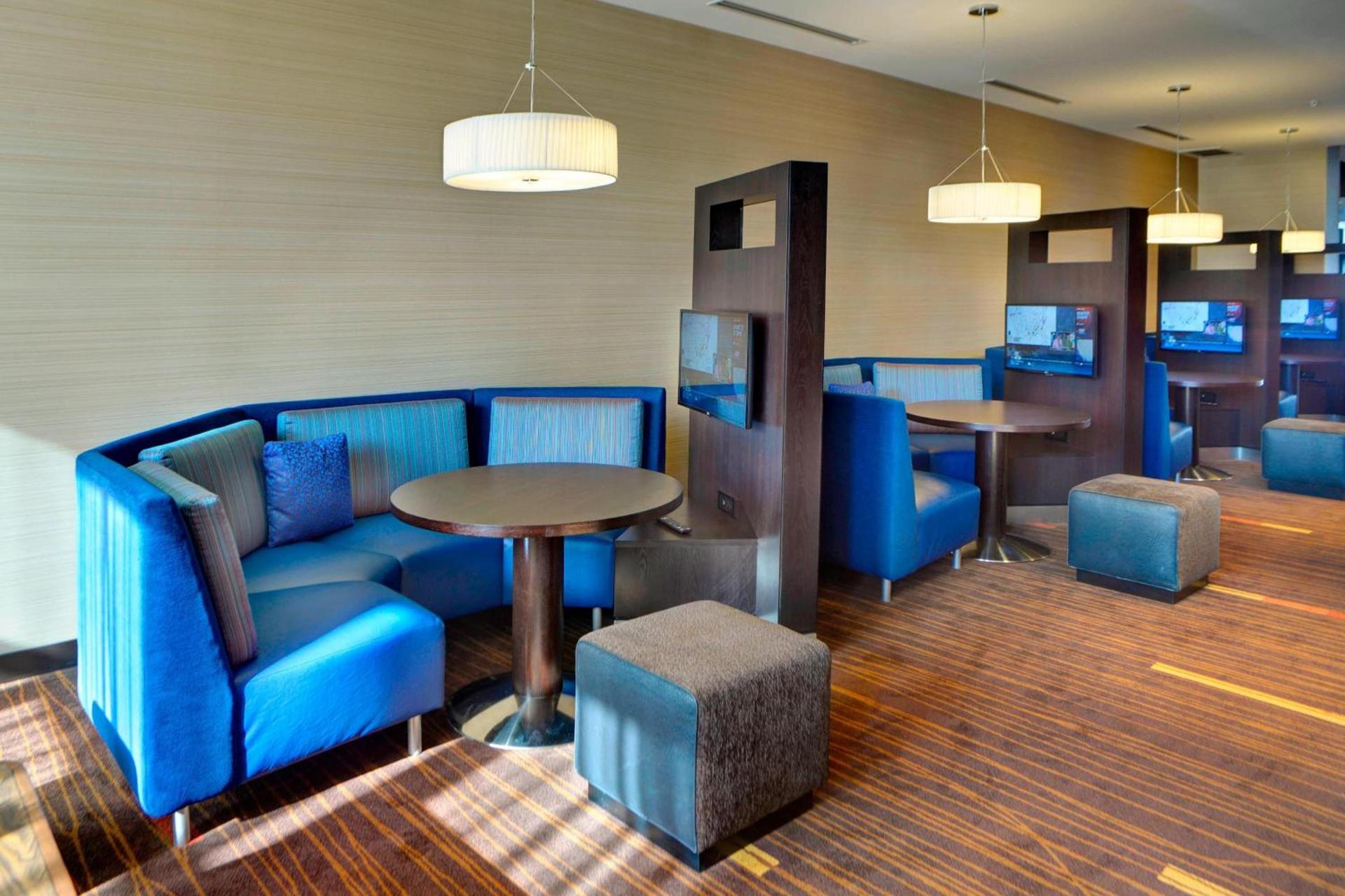 Courtyard by Marriott Muncie at Horizon Convention Center photo 29