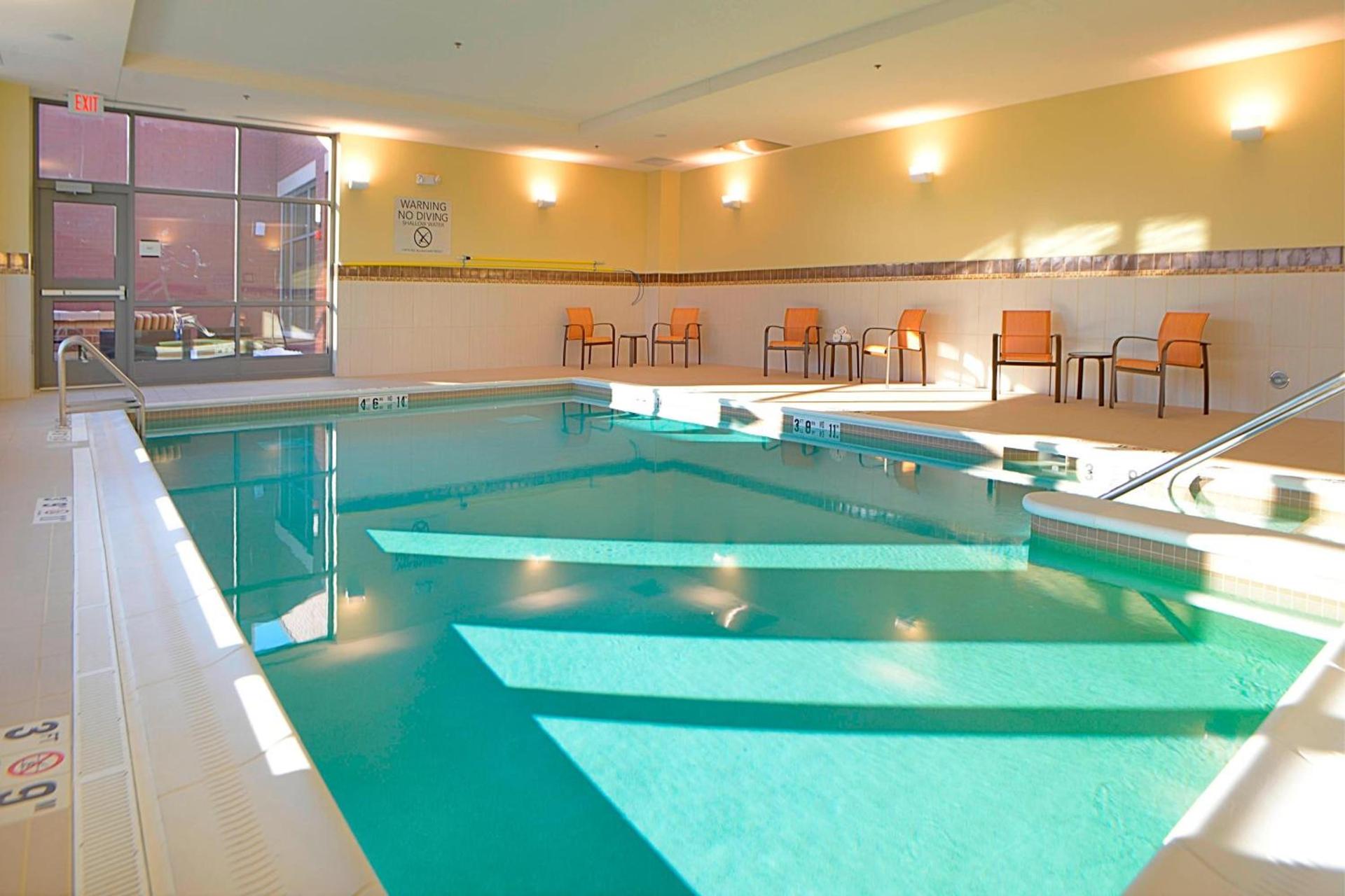 Courtyard by Marriott Muncie at Horizon Convention Center photo 38