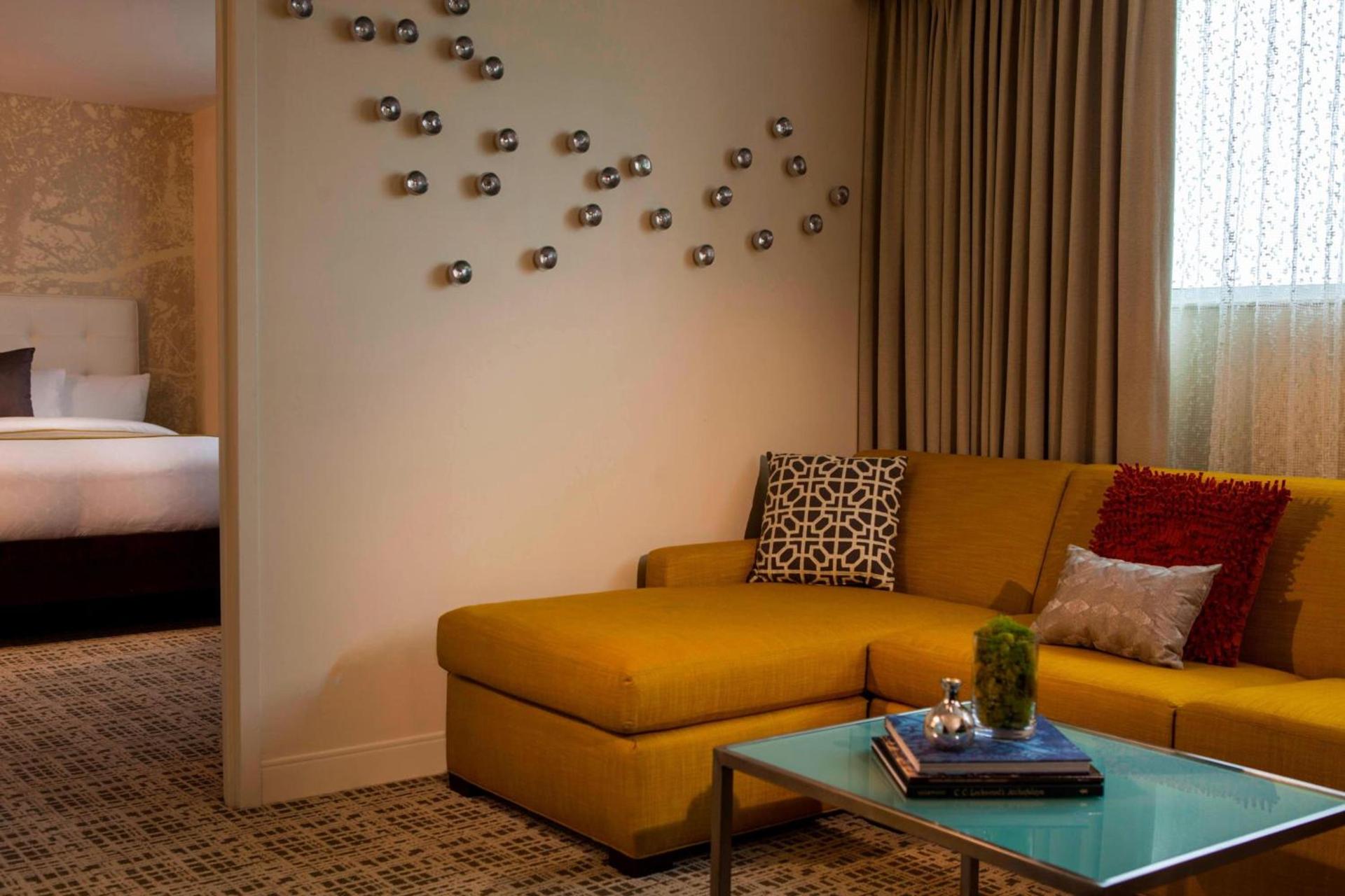 Renaissance Baton Rouge Hotel photo 17