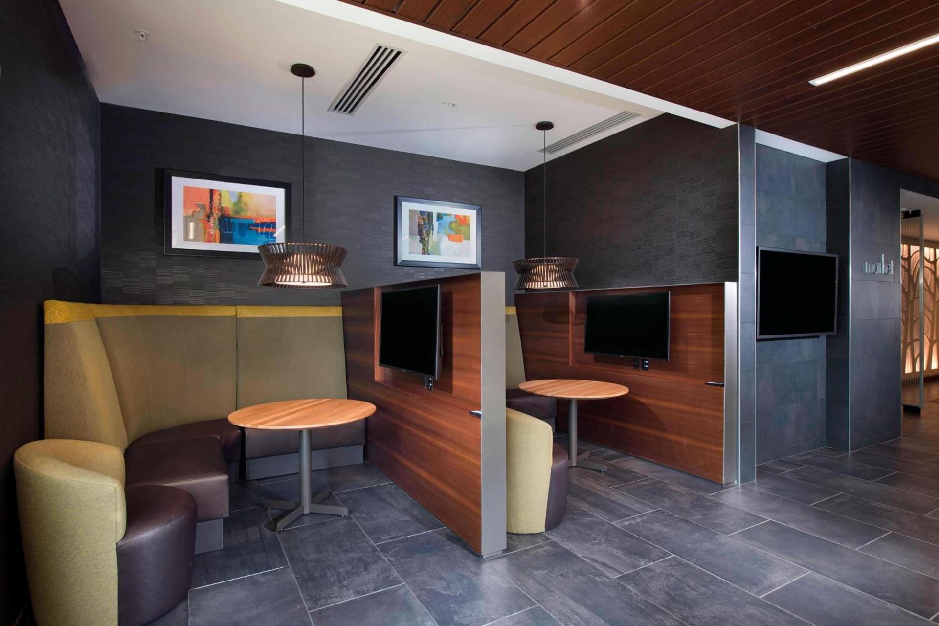 Courtyard by Marriott Atlanta Alpharetta/Avalon Area photo 28