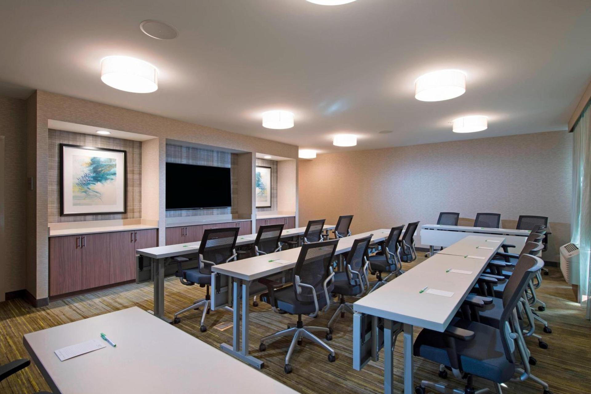 Courtyard by Marriott Atlanta Alpharetta/Avalon Area photo 37