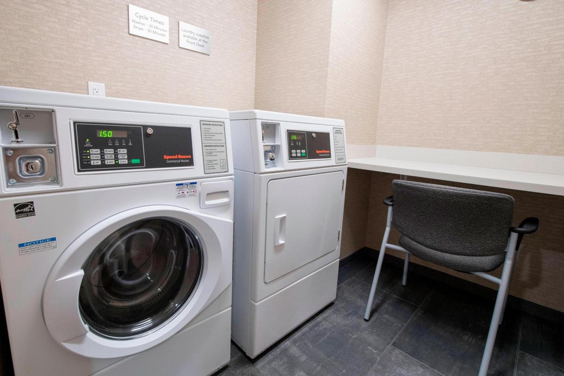 Courtyard by Marriott Atlanta Alpharetta/Avalon Area photo 30