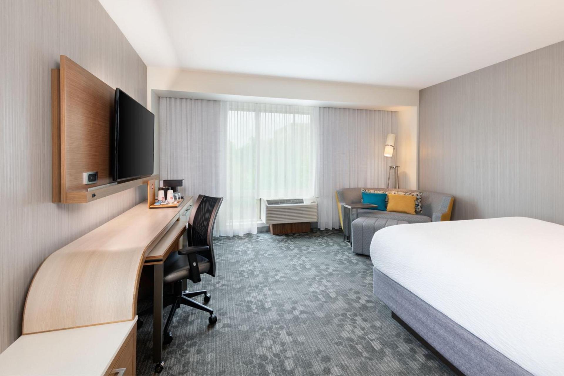Courtyard by Marriott Atlanta Alpharetta/Avalon Area photo 18