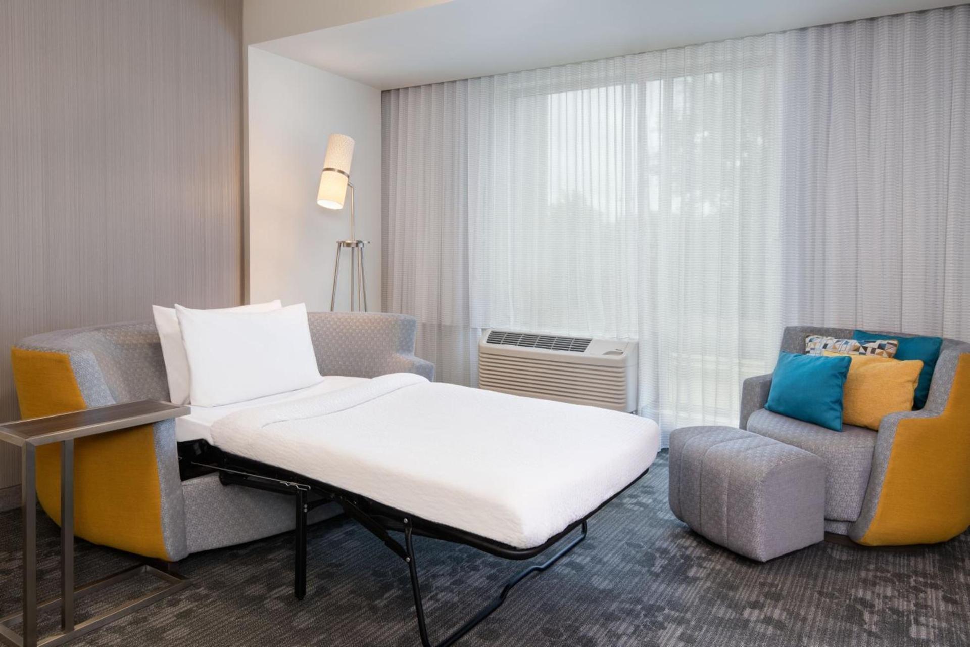 Courtyard by Marriott Atlanta Alpharetta/Avalon Area photo 24
