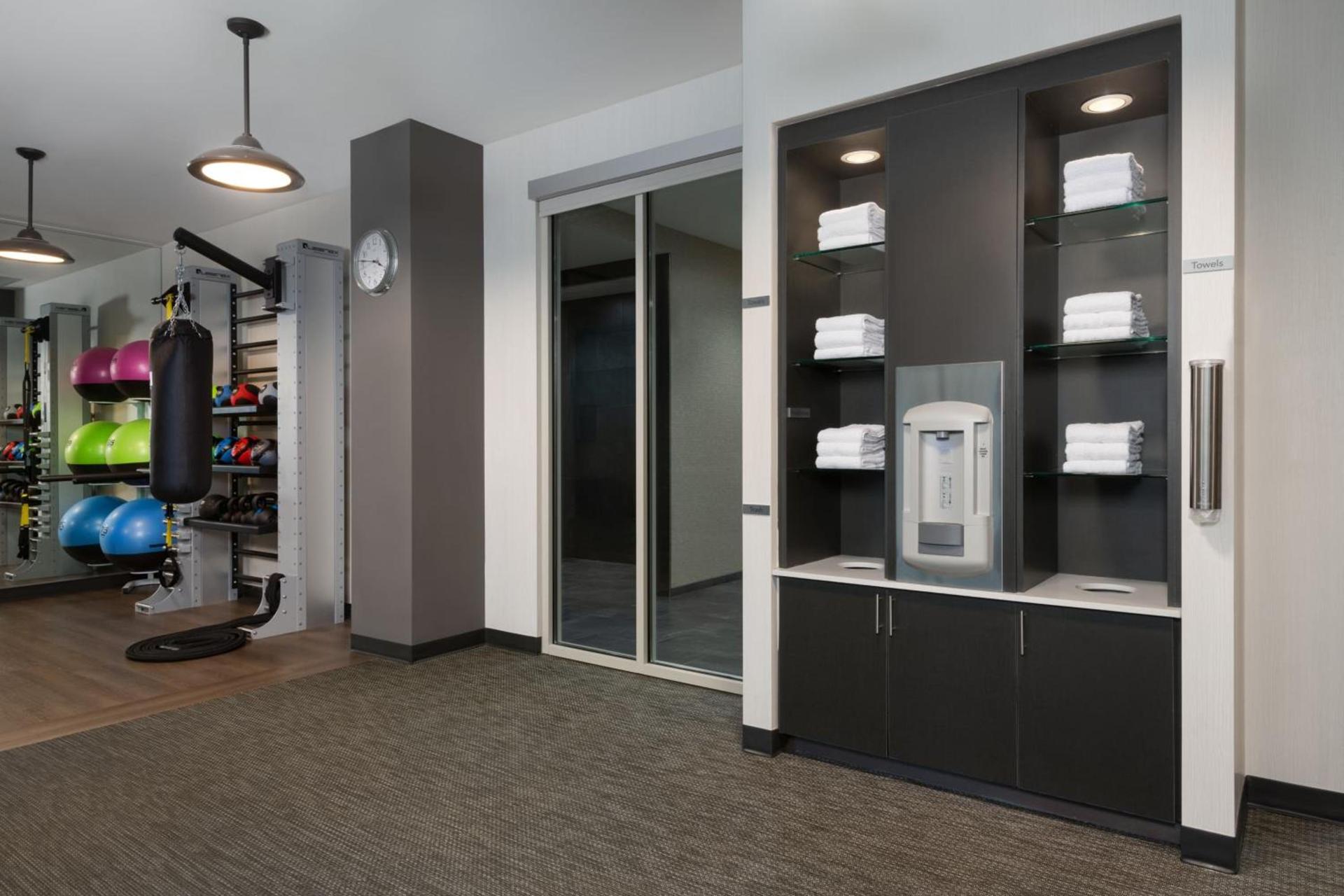 Courtyard by Marriott Atlanta Alpharetta/Avalon Area photo 36