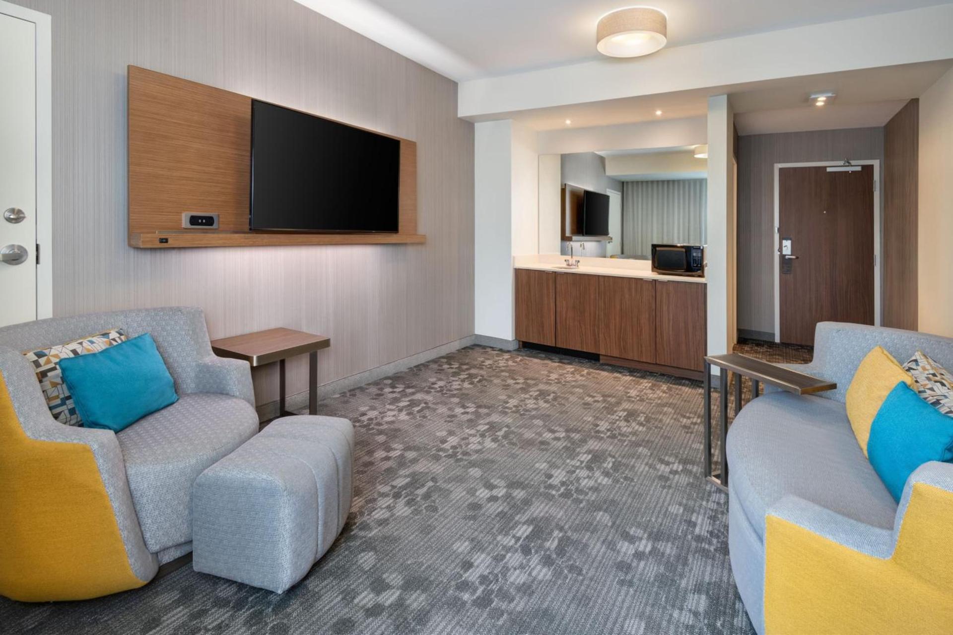 Courtyard by Marriott Atlanta Alpharetta/Avalon Area photo 23