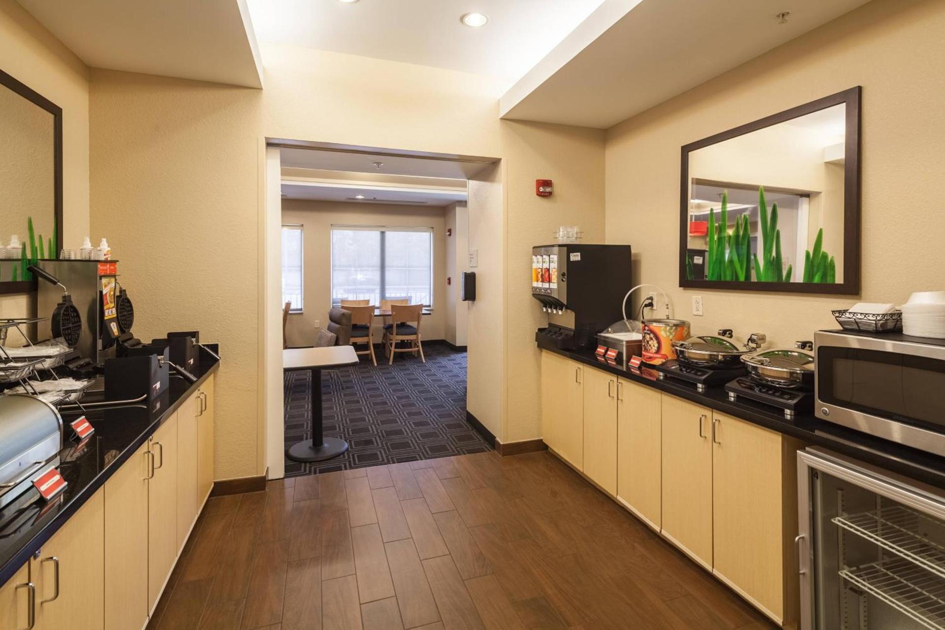 TownePlace Suites Jacksonville Butler Boulevard photo 11