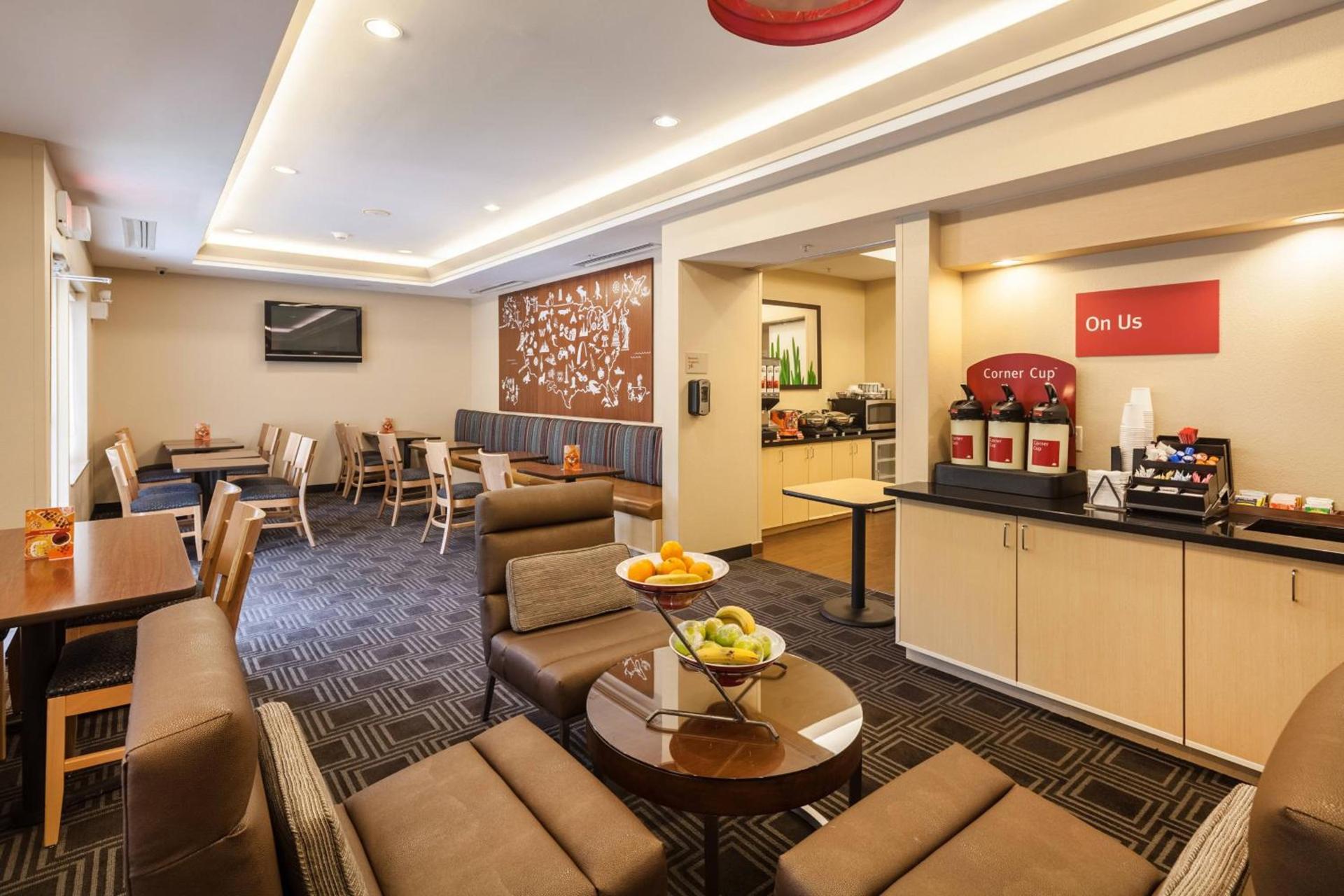 TownePlace Suites Jacksonville Butler Boulevard photo 8