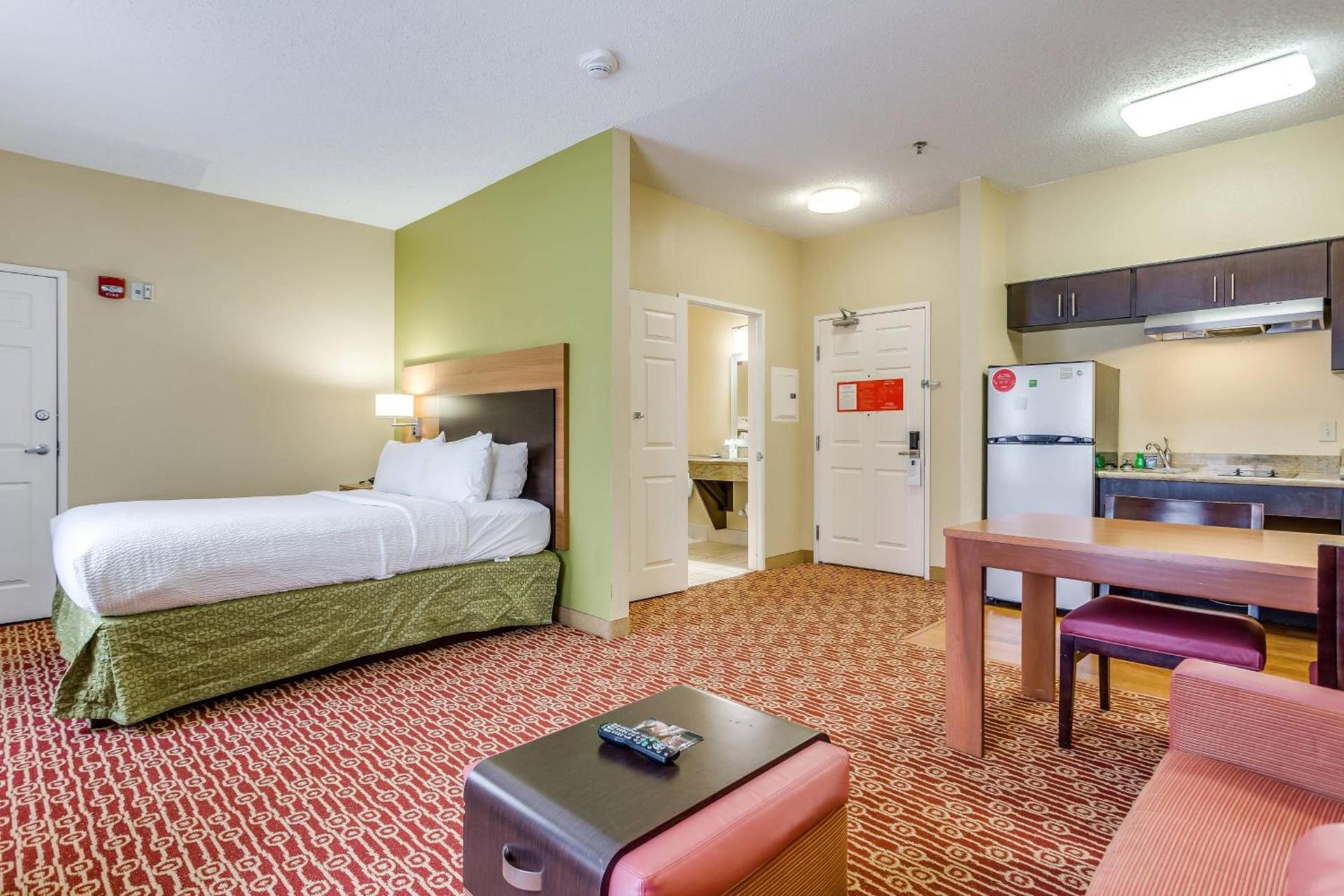 Candlewood Suites Bedford - Fort Worth by IHG photo 5