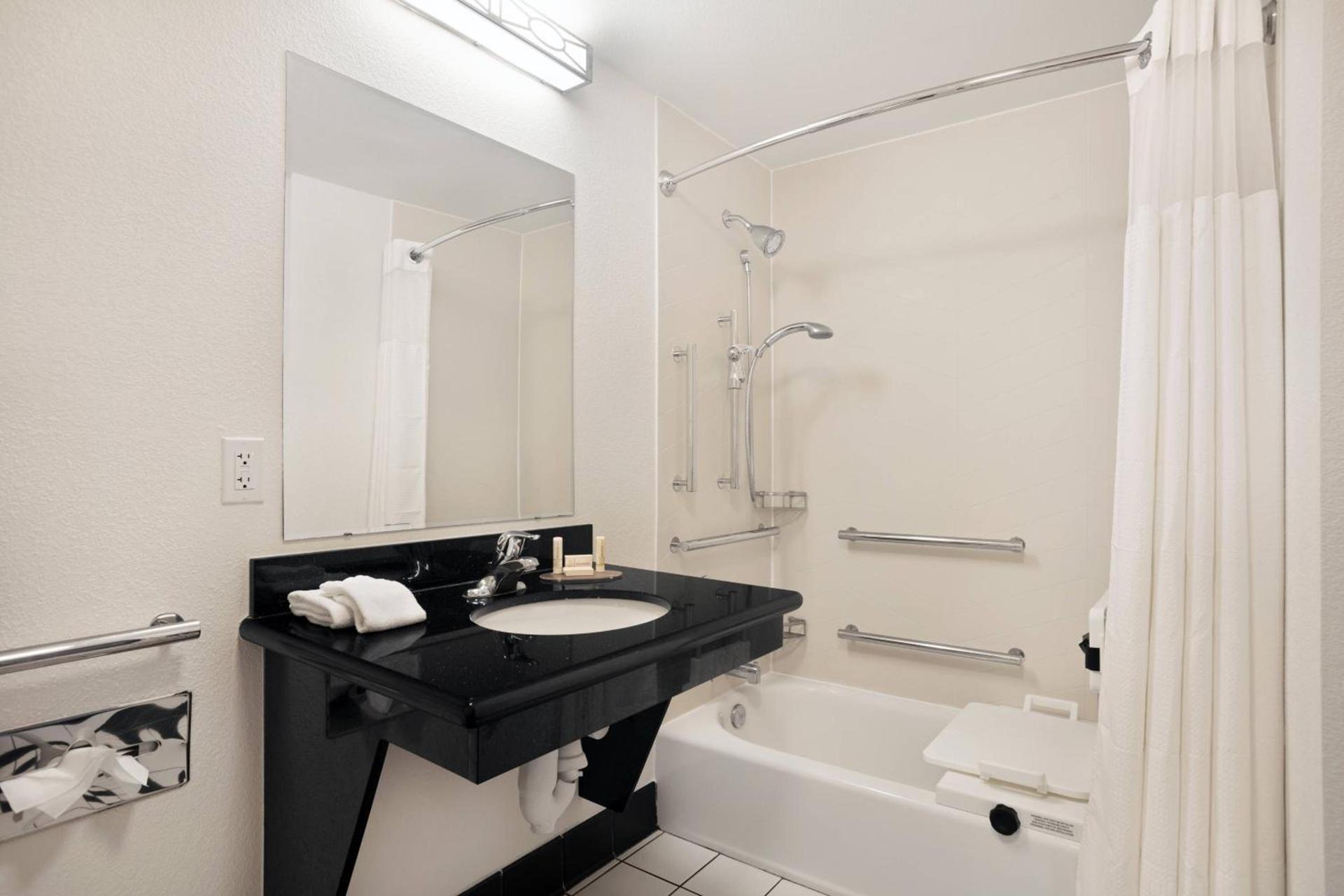 Fairfield Inn and Suites by Marriott Saint Augustine I-95 photo 13