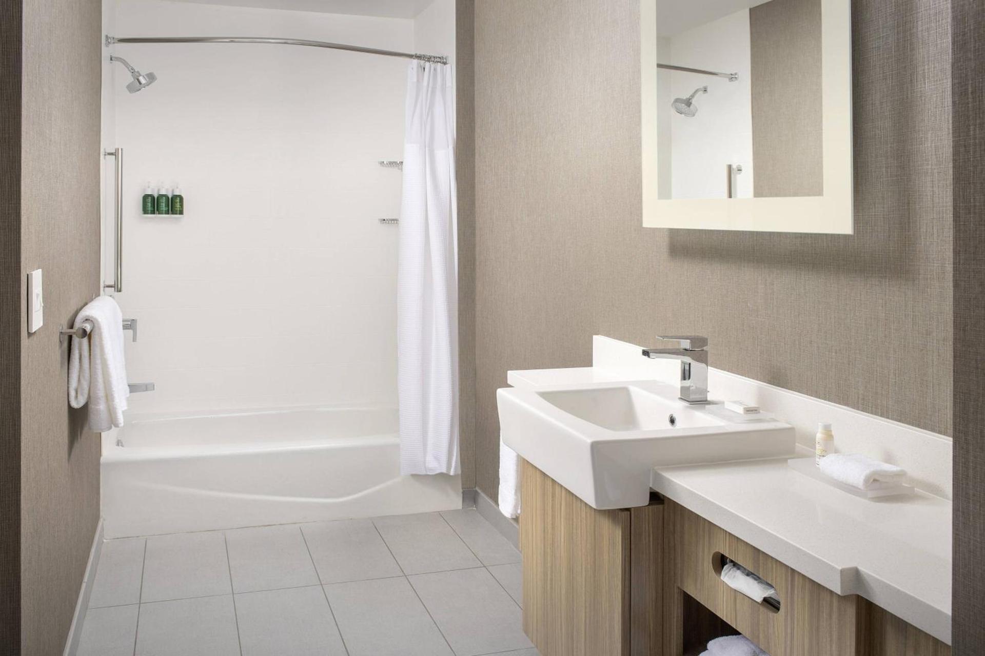 SpringHill Suites by Marriott Loveland Fort Collins/Windsor photo 12