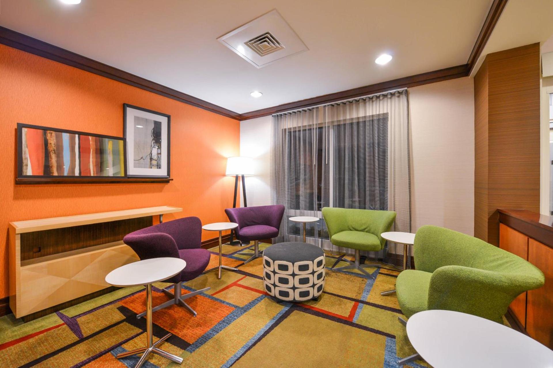 Fairfield Inn & Suites White Marsh photo 2