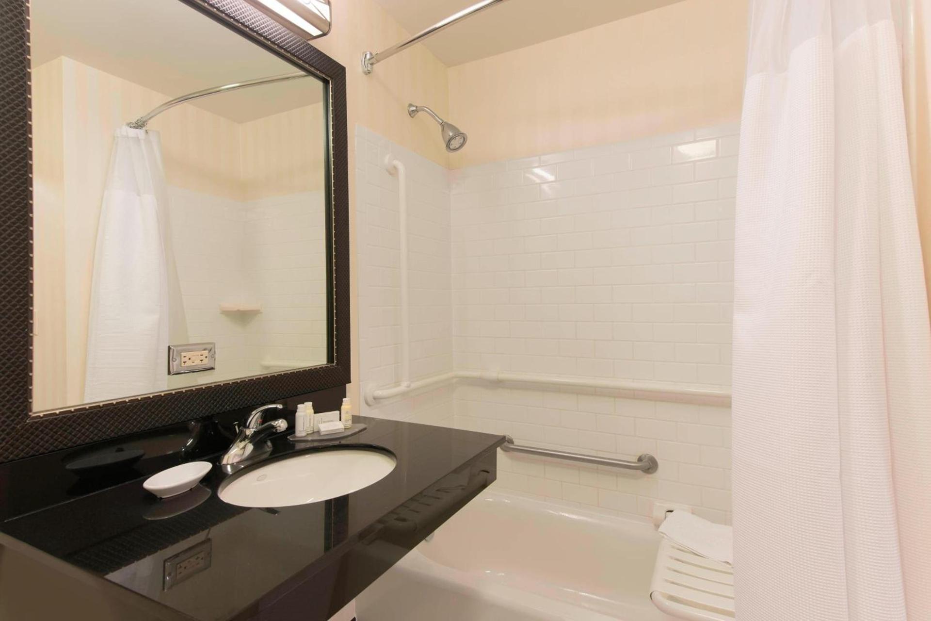 Fairfield Inn & Suites by Marriott Omaha Downtown photo 11