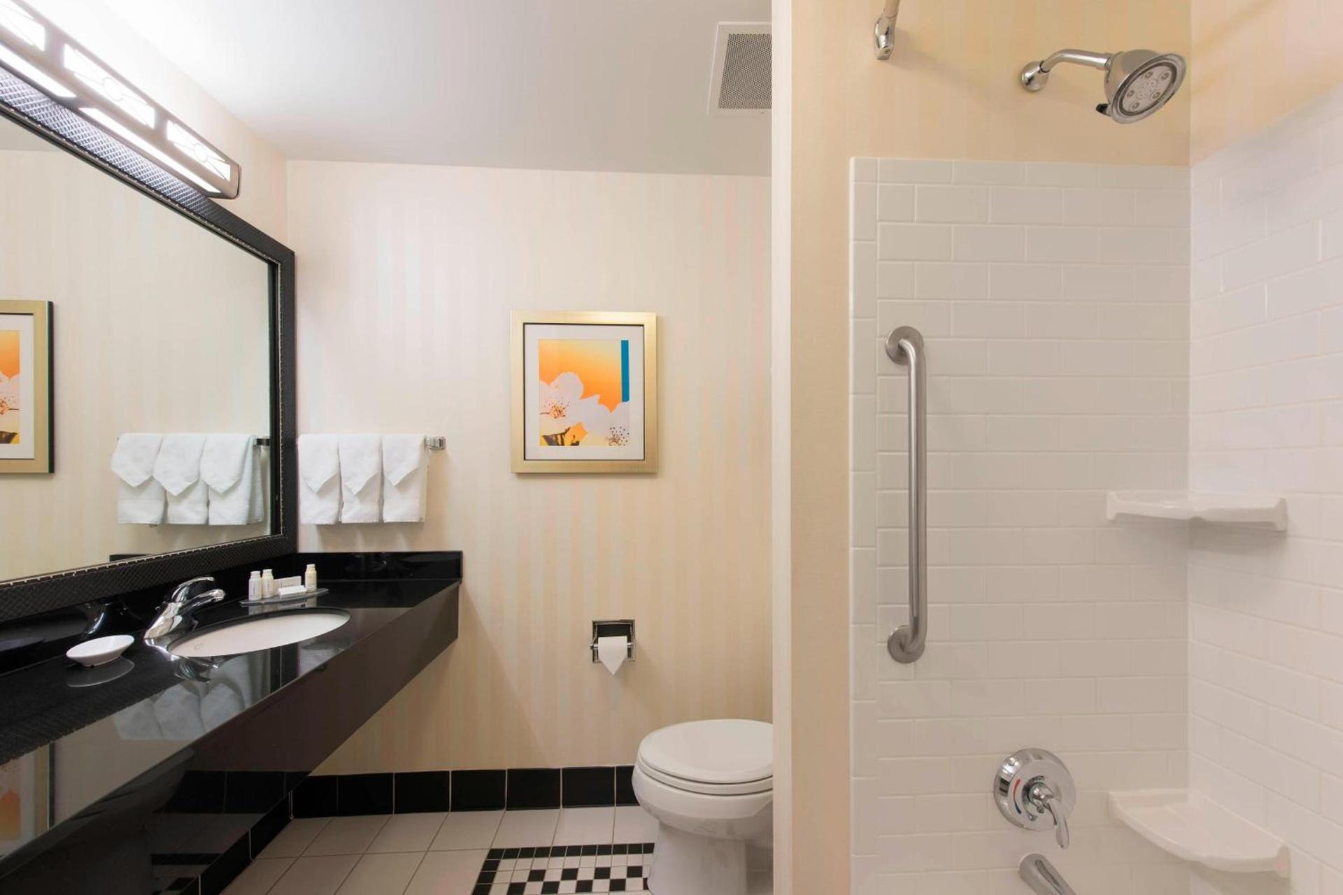 Fairfield Inn & Suites by Marriott Omaha Downtown photo 13