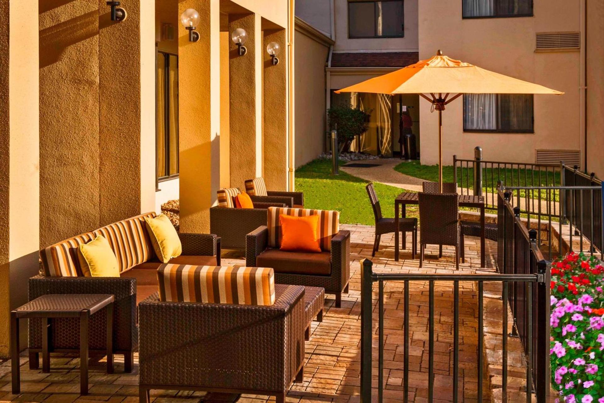 Courtyard Virginia Beach Norfolk photo 4