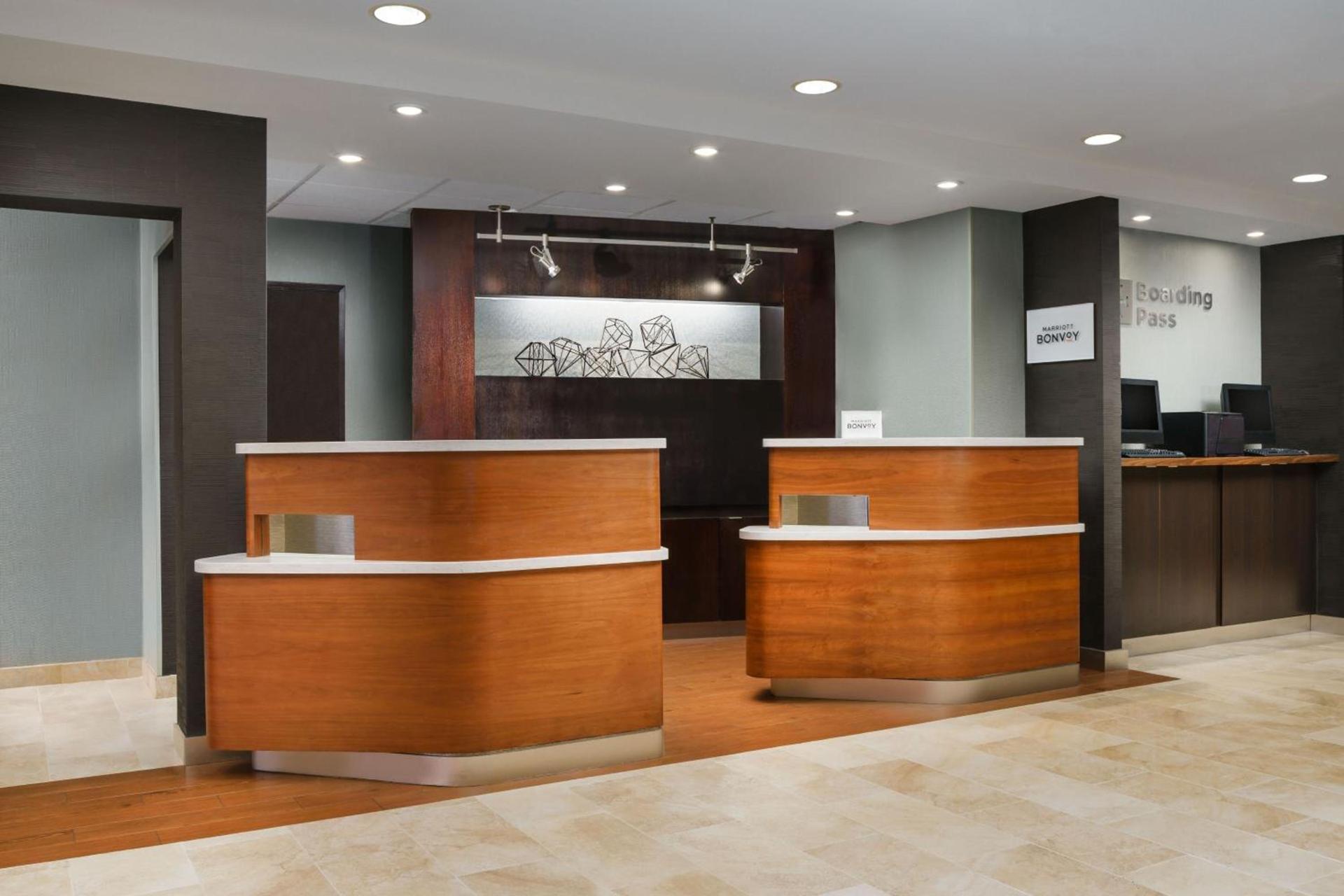 Courtyard by Marriott Chicago Bloomingdale photo 2