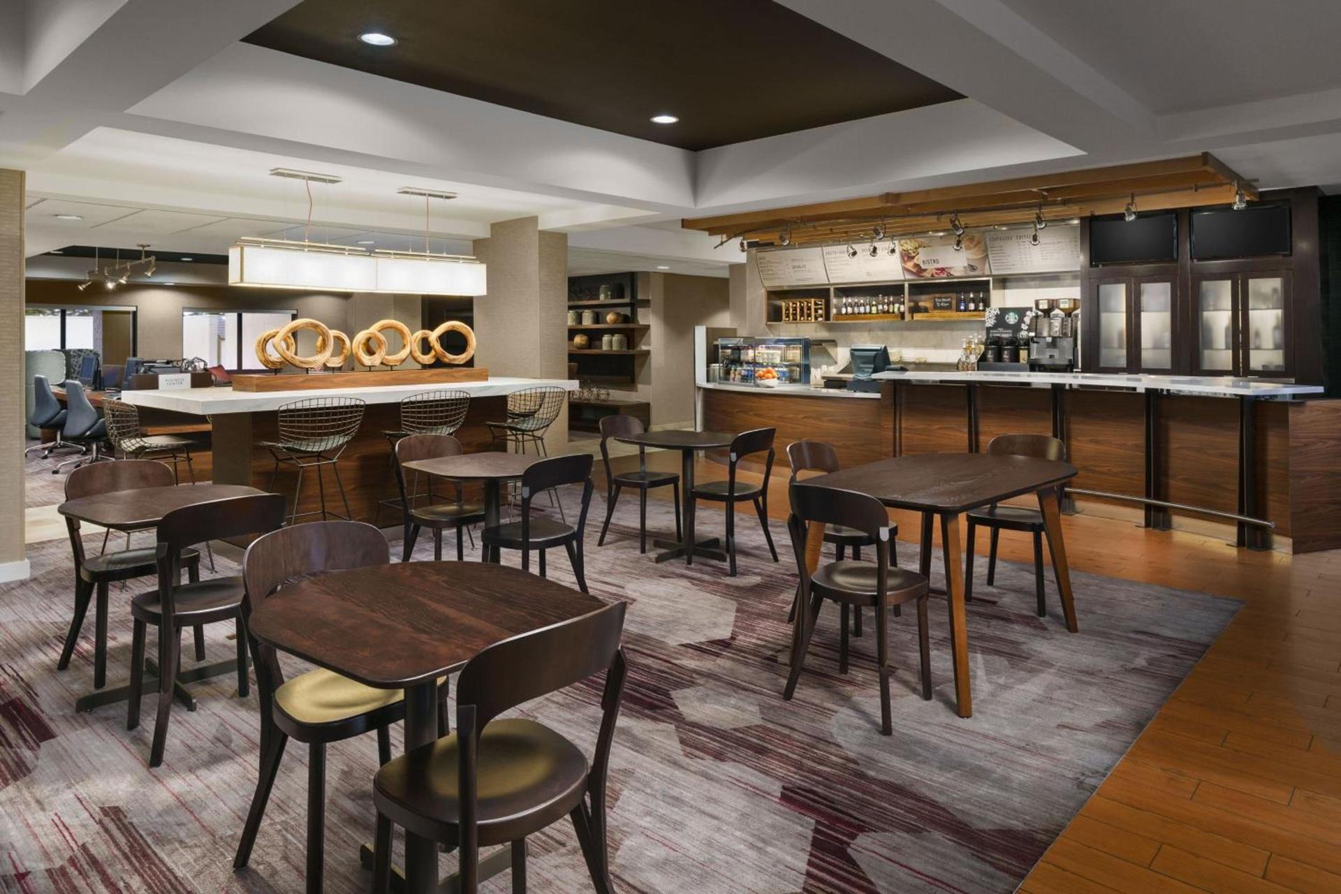 Courtyard by Marriott Chicago Bloomingdale photo 18