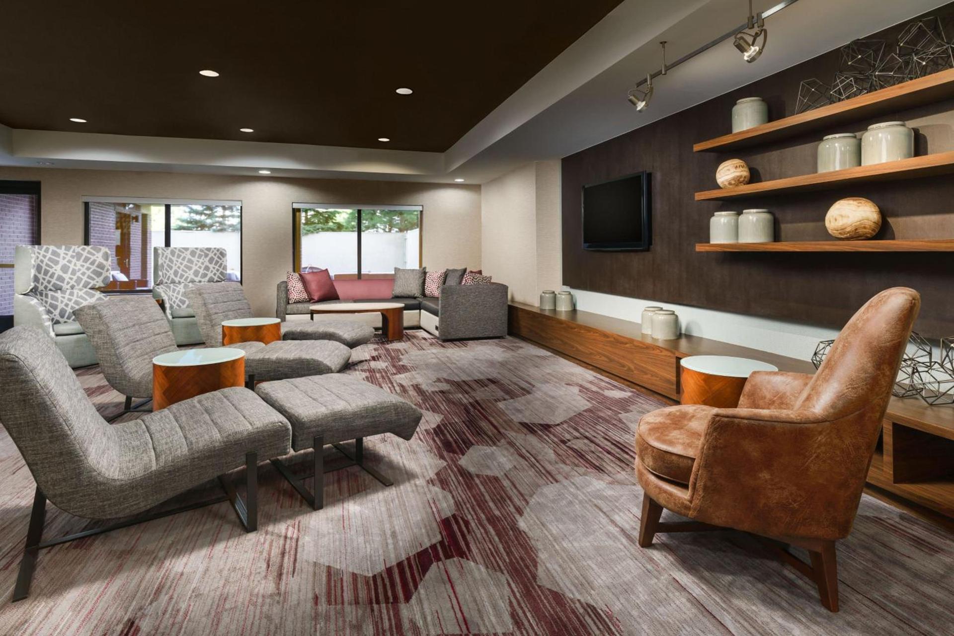 Courtyard by Marriott Chicago Bloomingdale photo 4