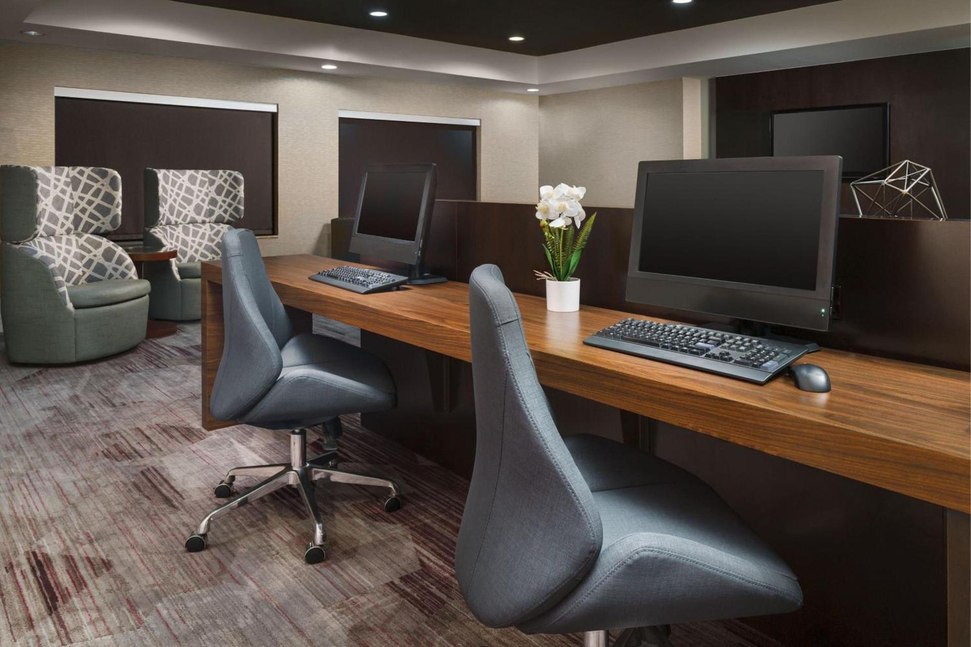 Courtyard by Marriott Chicago Bloomingdale photo 14