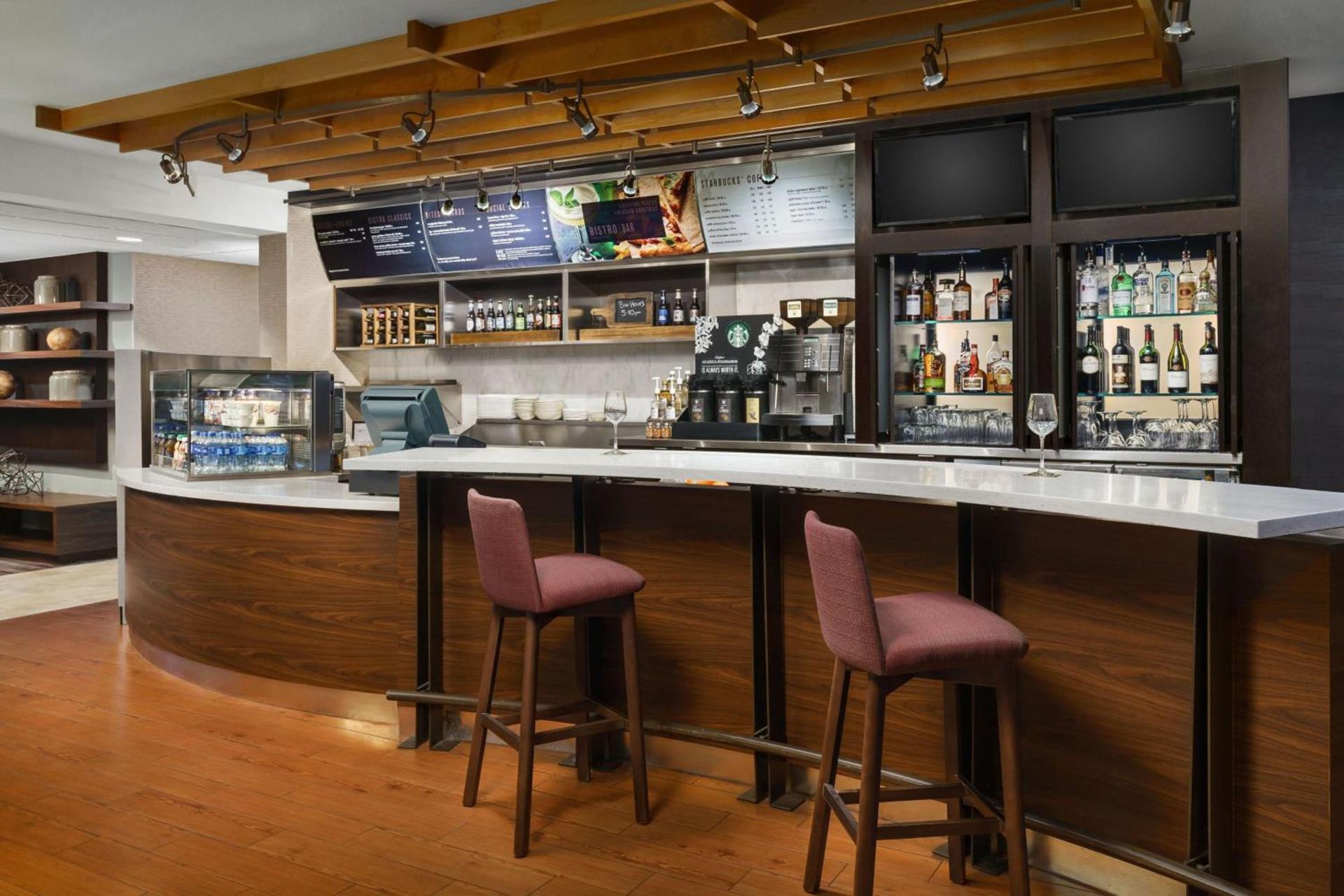 Courtyard by Marriott Chicago Bloomingdale photo 17