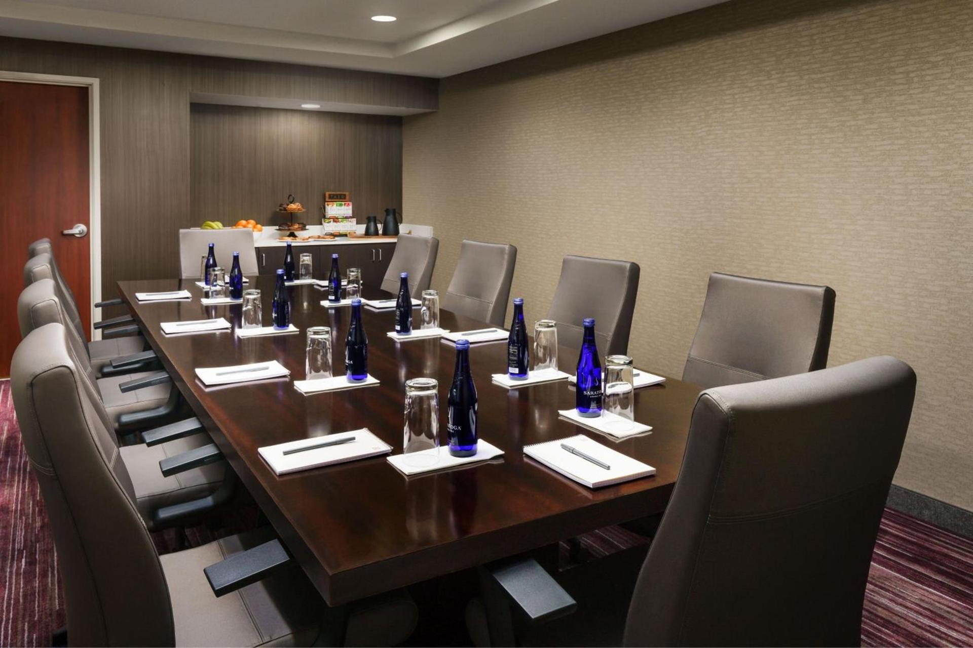 Courtyard by Marriott Chicago Bloomingdale photo 26
