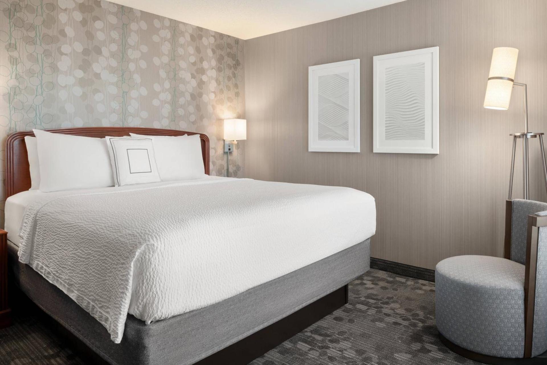 Courtyard by Marriott Chicago Bloomingdale photo 11