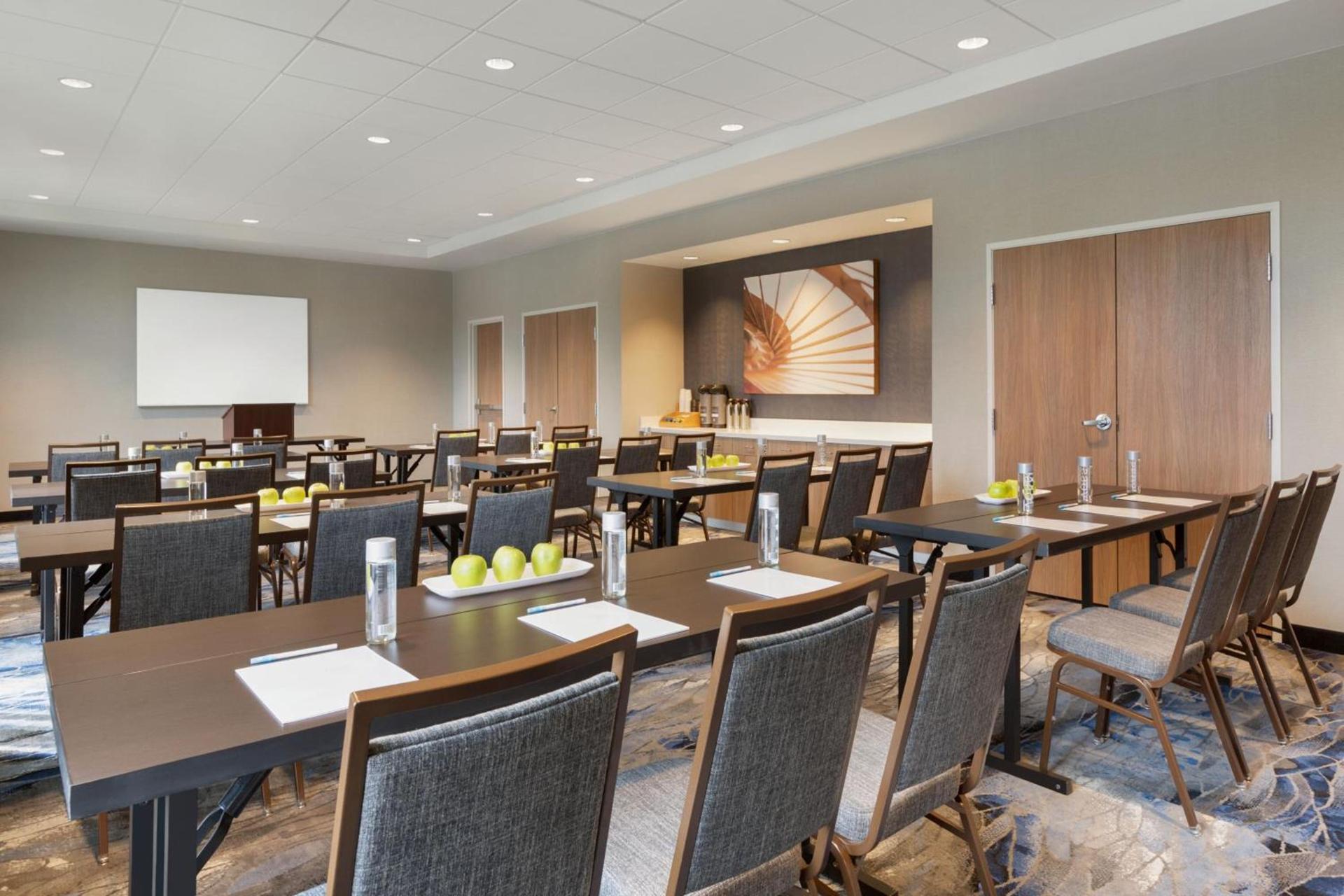 Fairfield by Marriott Inn & Suites Boulder Longmont photo 33