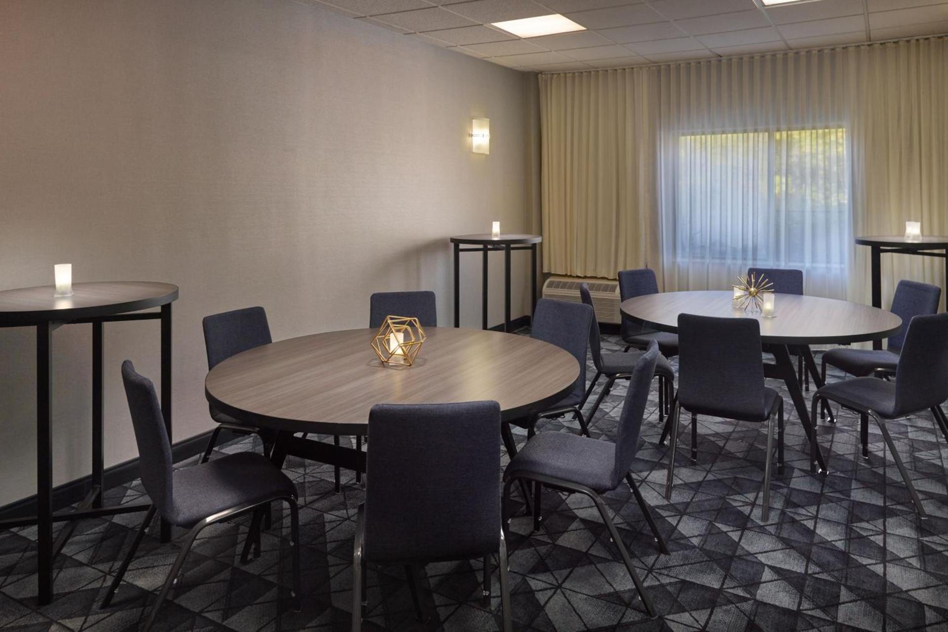Courtyard by Marriott Atlanta Alpharetta photo 34