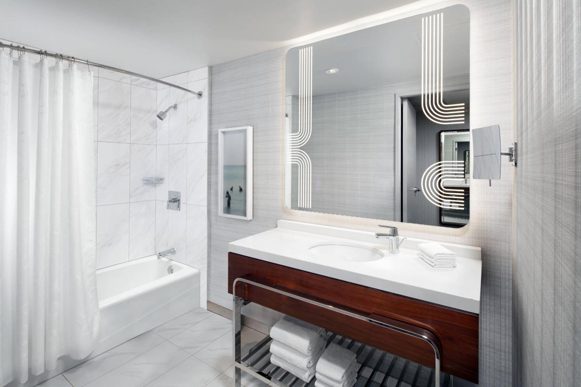 Sheraton Grand Los Angeles photo 21