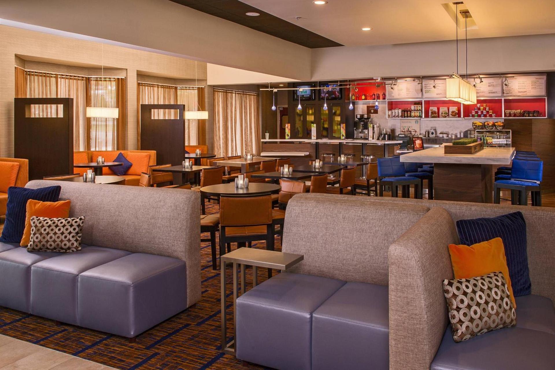 Courtyard by Marriott Richmond West photo 3