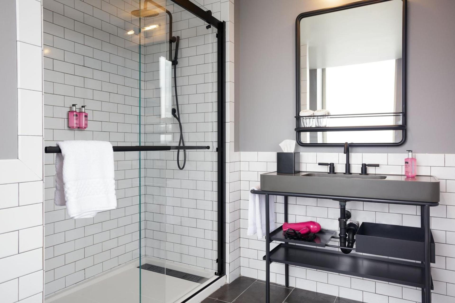 Moxy Richmond Downtown photo 16