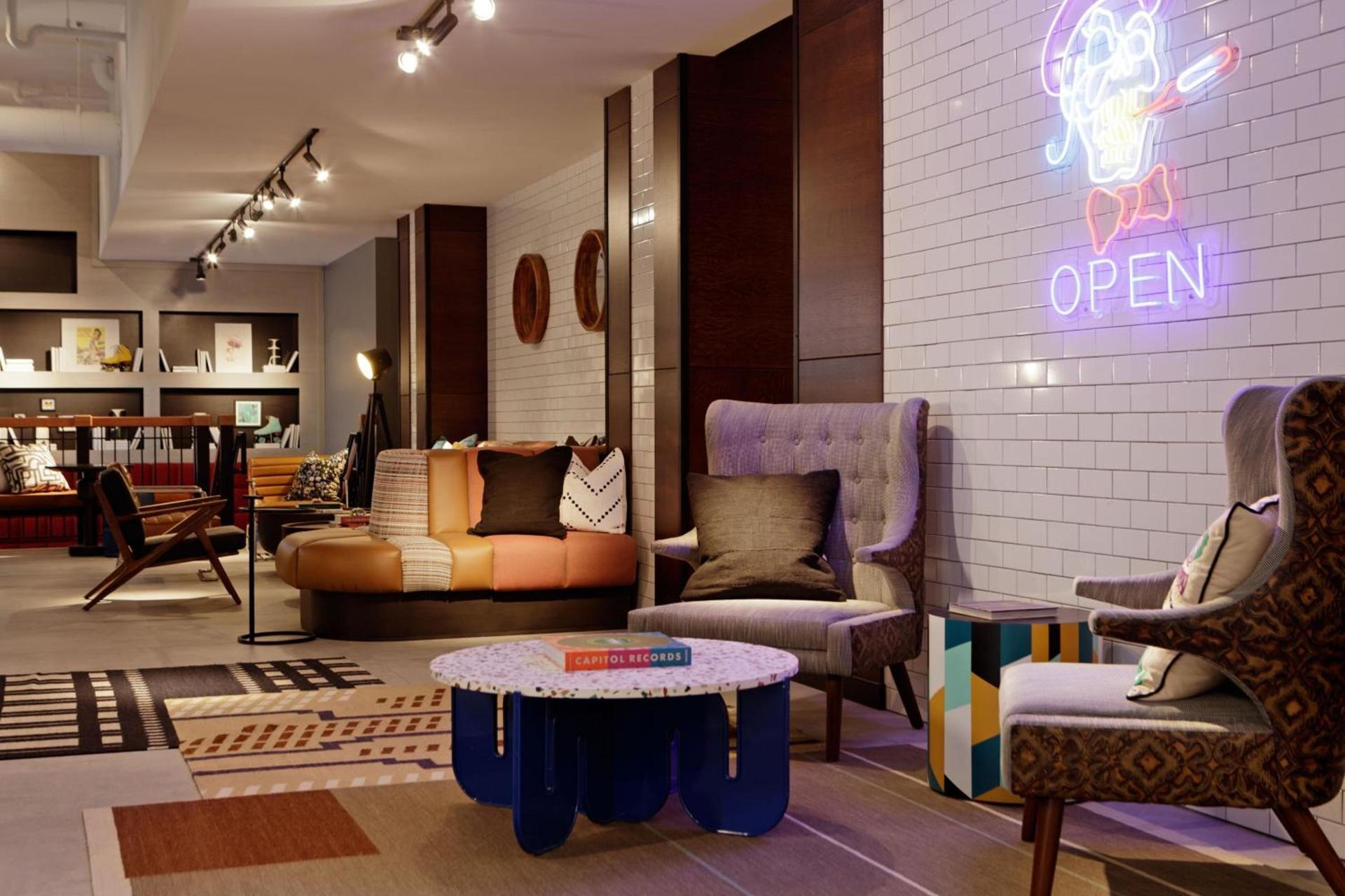 Moxy Richmond Downtown photo 26