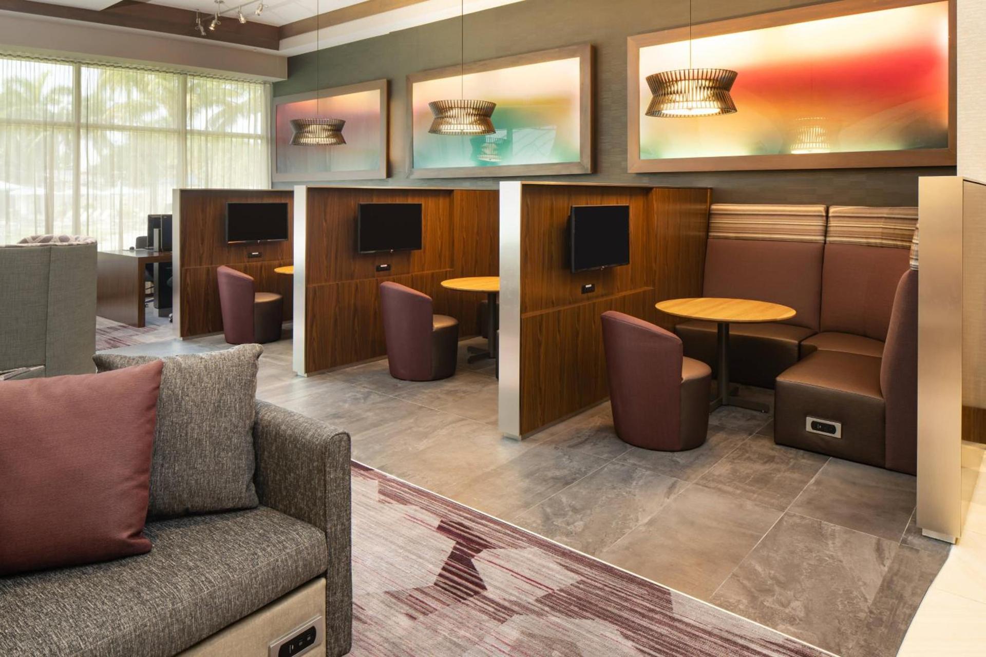 Courtyard by Marriott Miami Airport photo 20