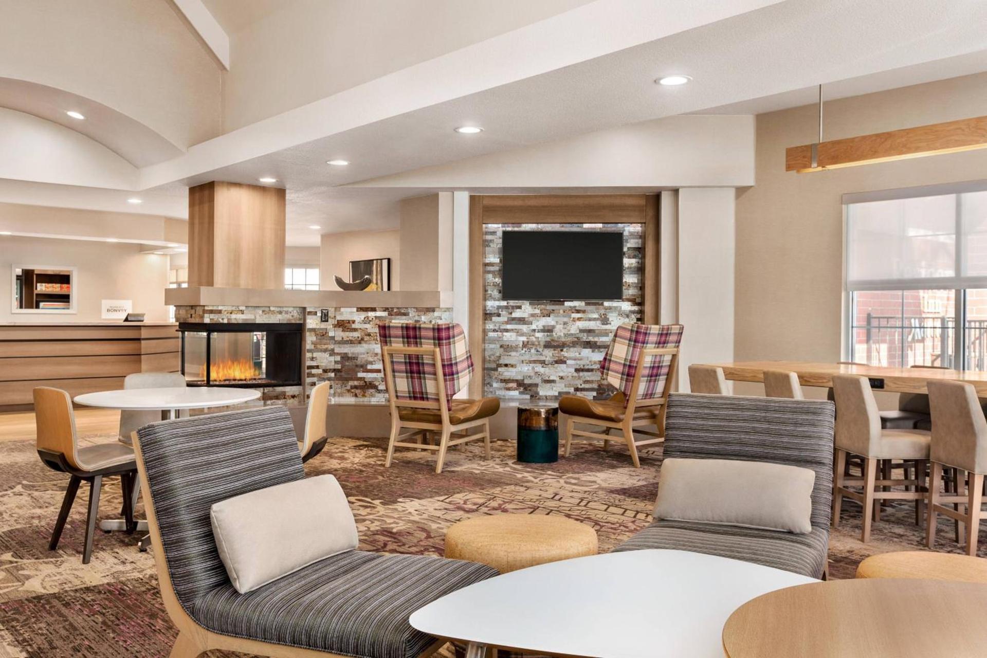Residence Inn by Marriott Roseville photo 5