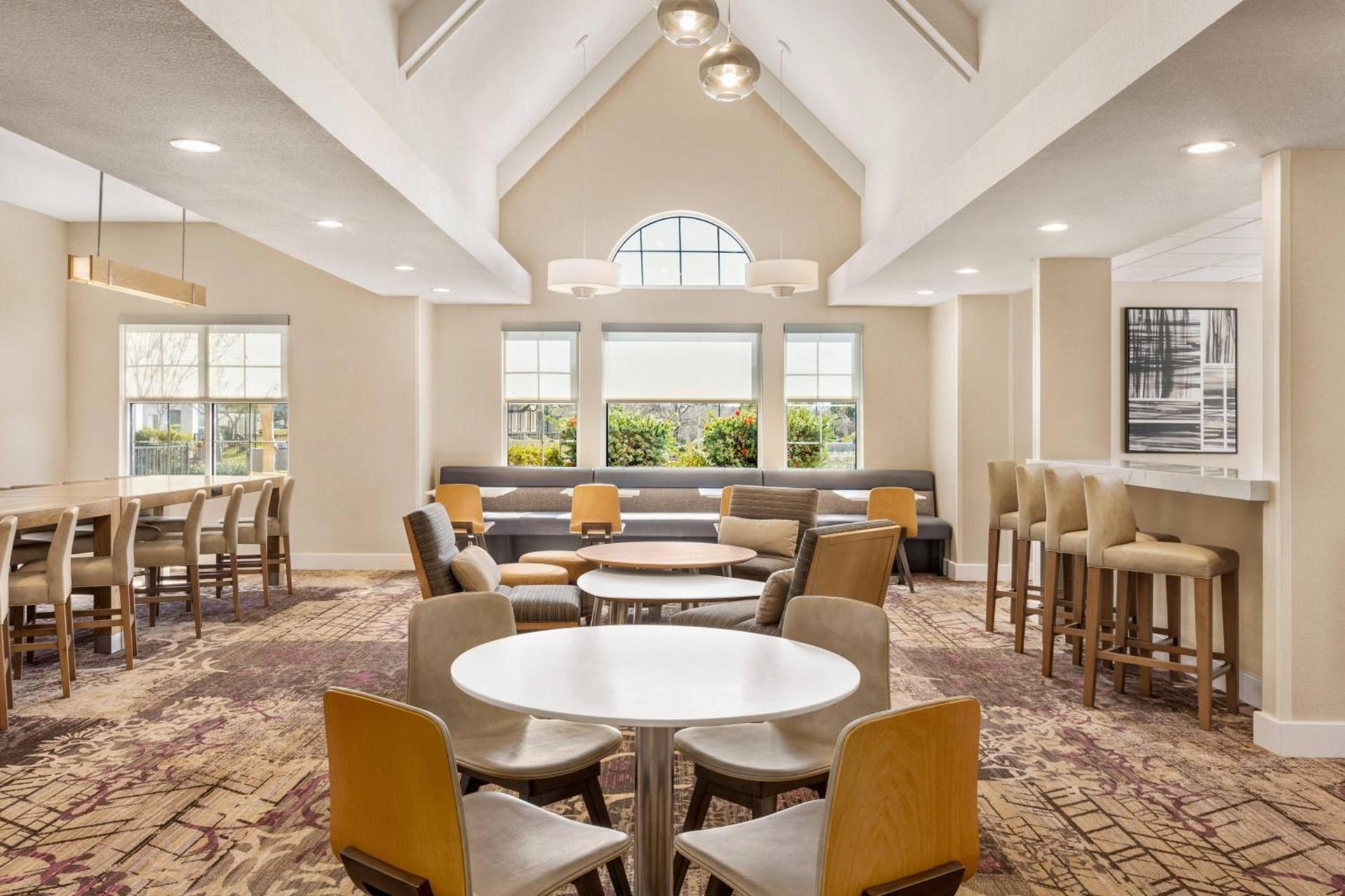 Residence Inn by Marriott Roseville photo 20