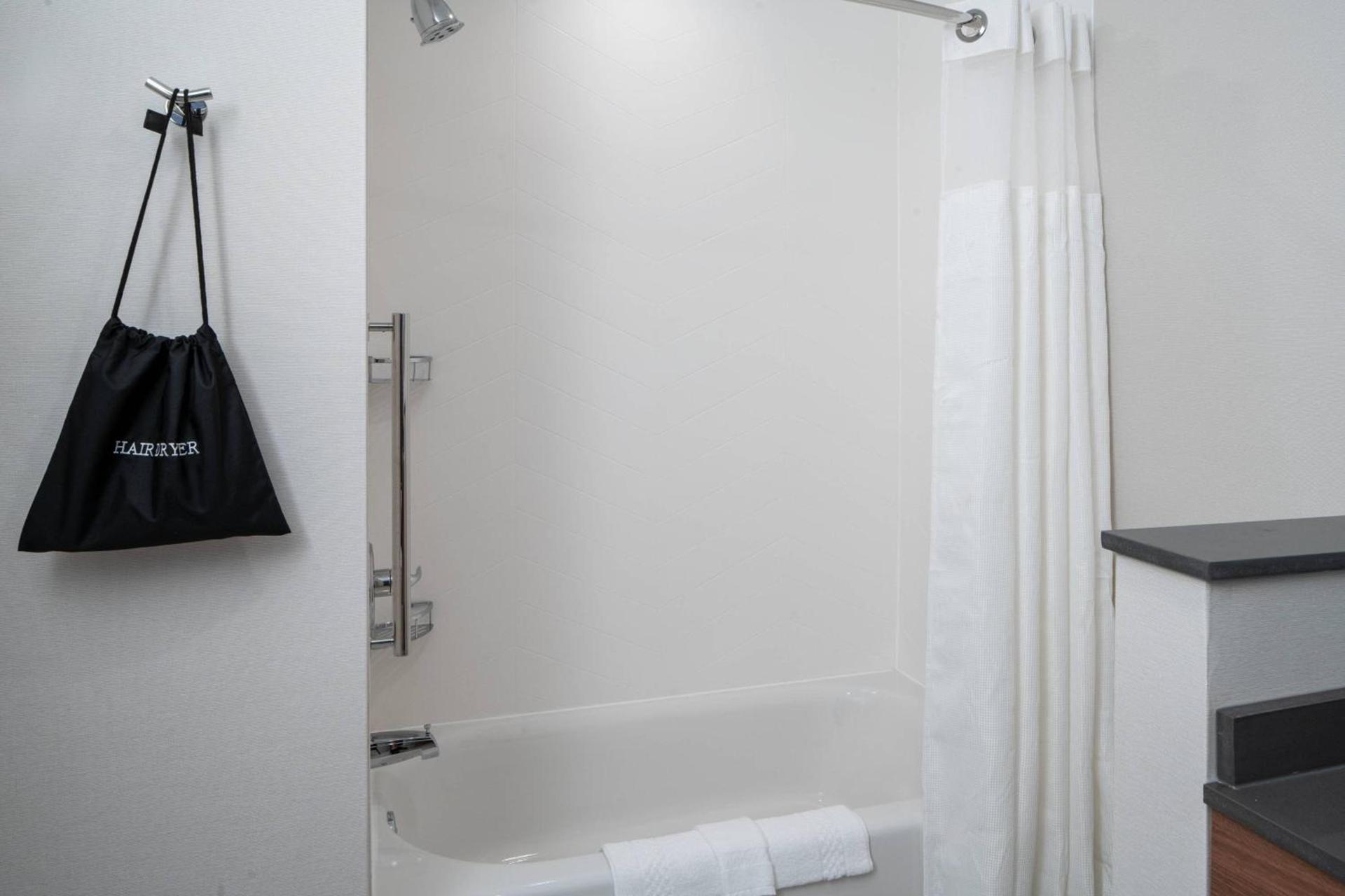 Fairfield by Marriott Inn & Suites Pensacola Pine Forest photo 10
