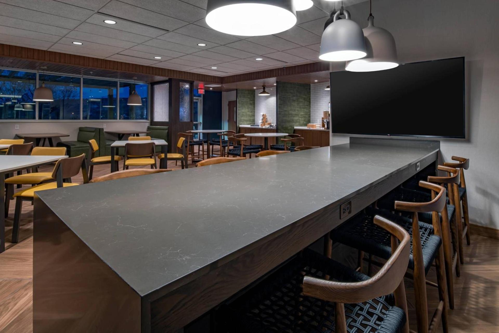 Fairfield Inn & Suites by Marriott Klamath Falls photo 14