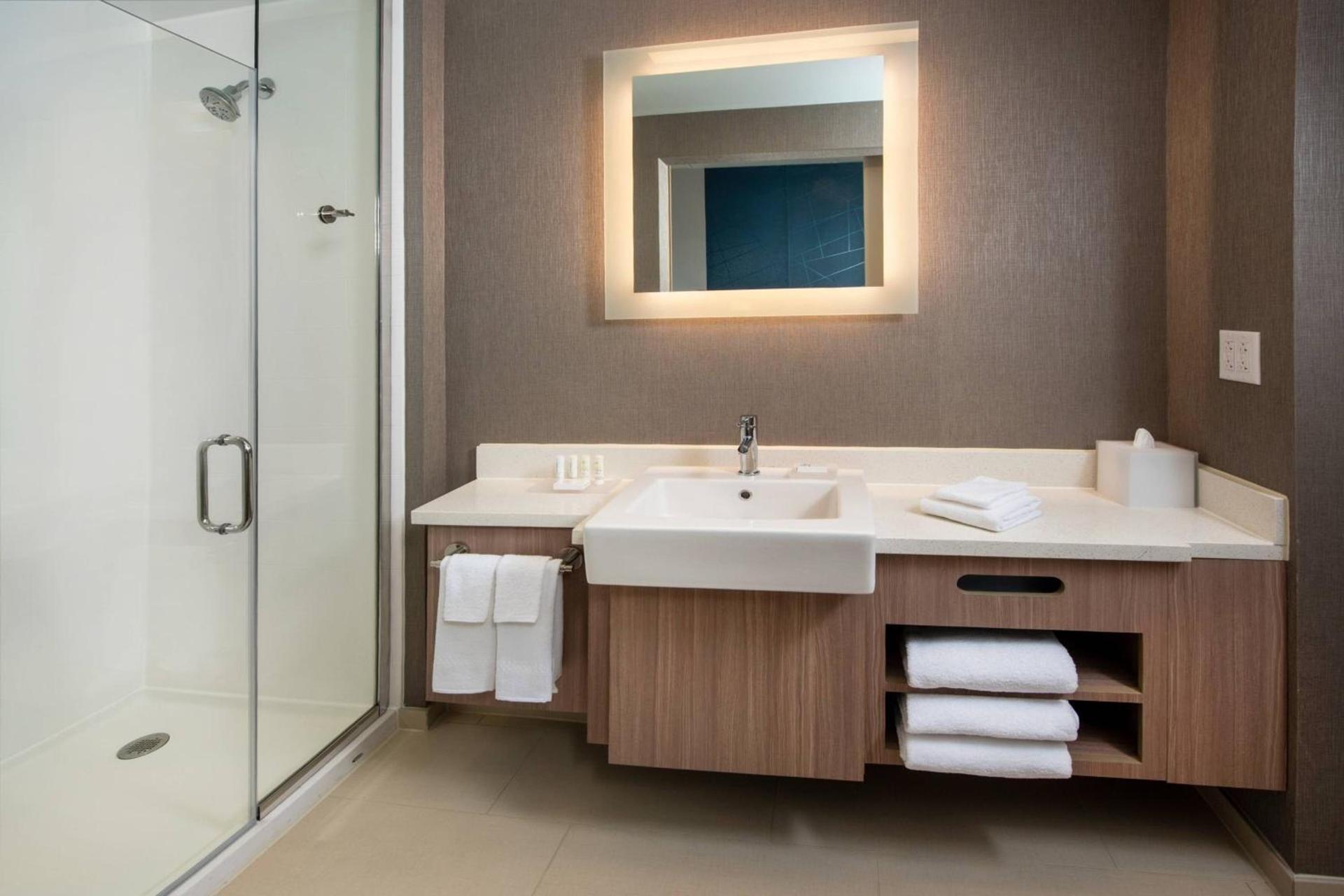SpringHill Suites By Marriott Frederick photo 16