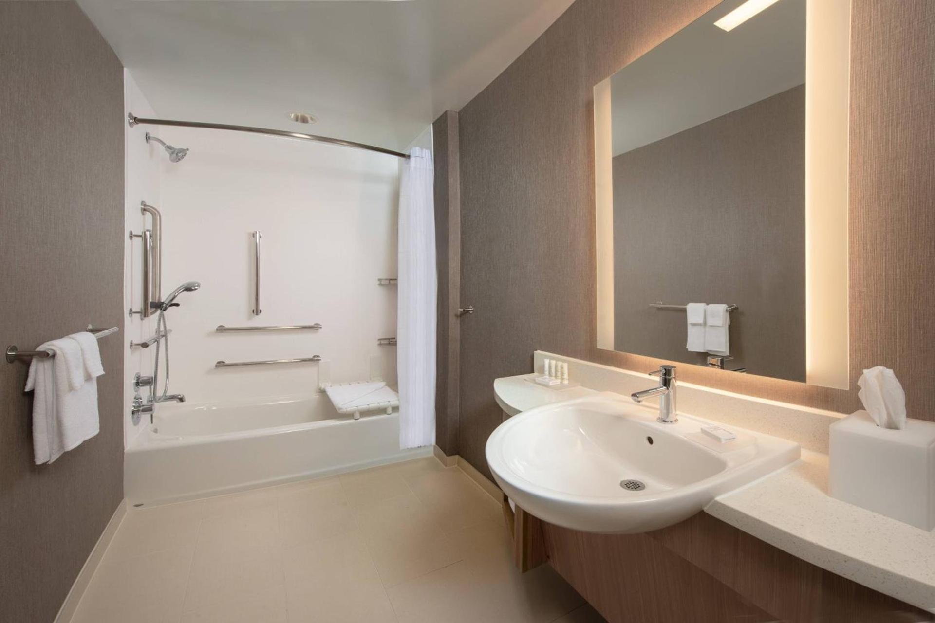SpringHill Suites By Marriott Frederick photo 18