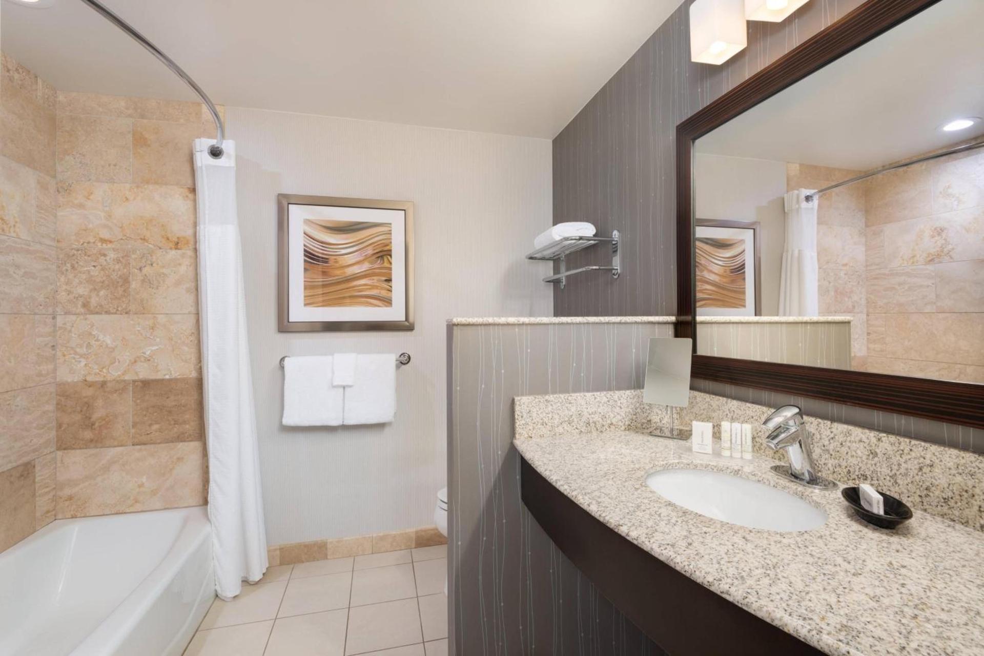Courtyard by Marriott Pittsburgh Washington Meadow Lands photo 19