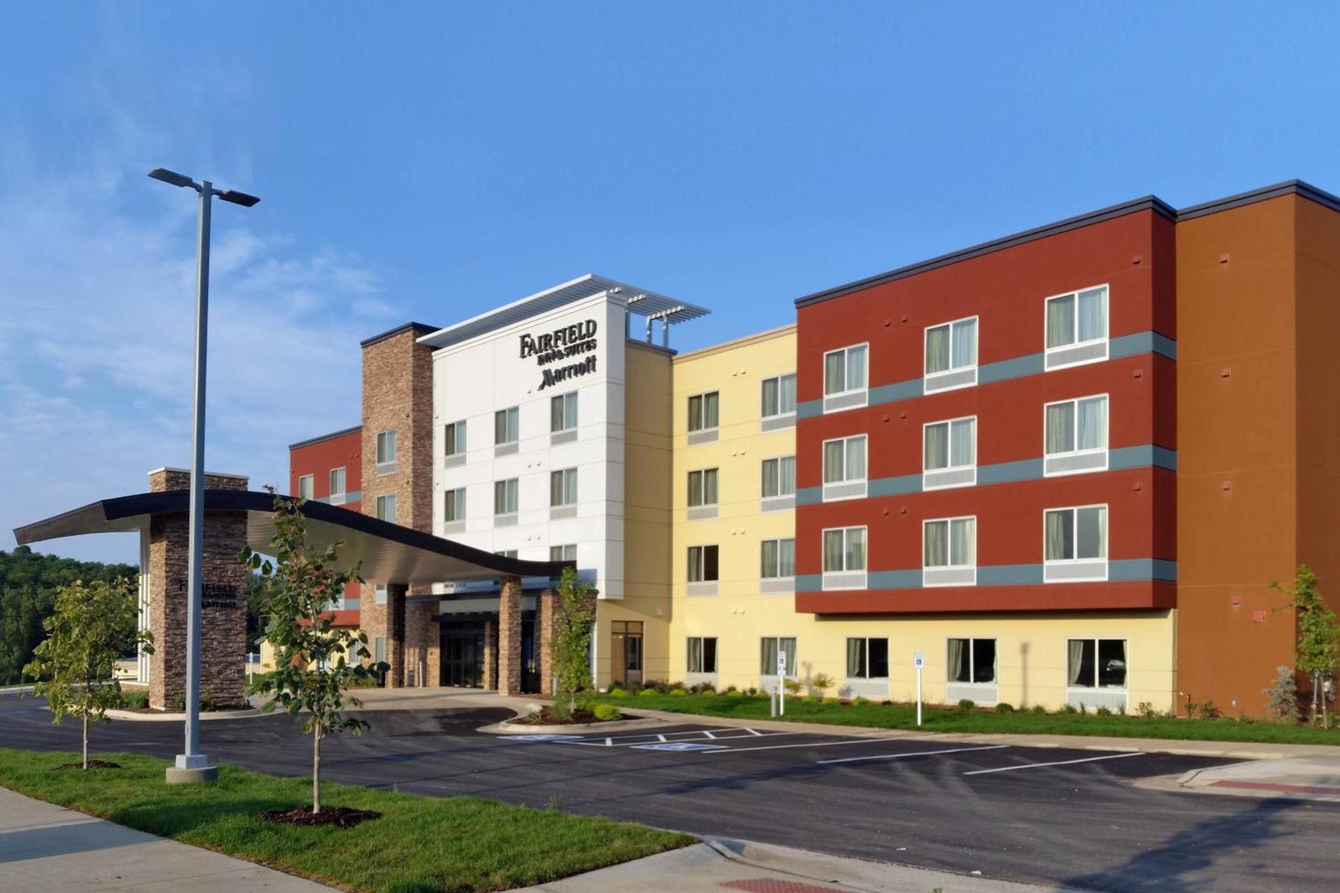 Fairfield Inn & Suites by Marriott Decorah photo 2