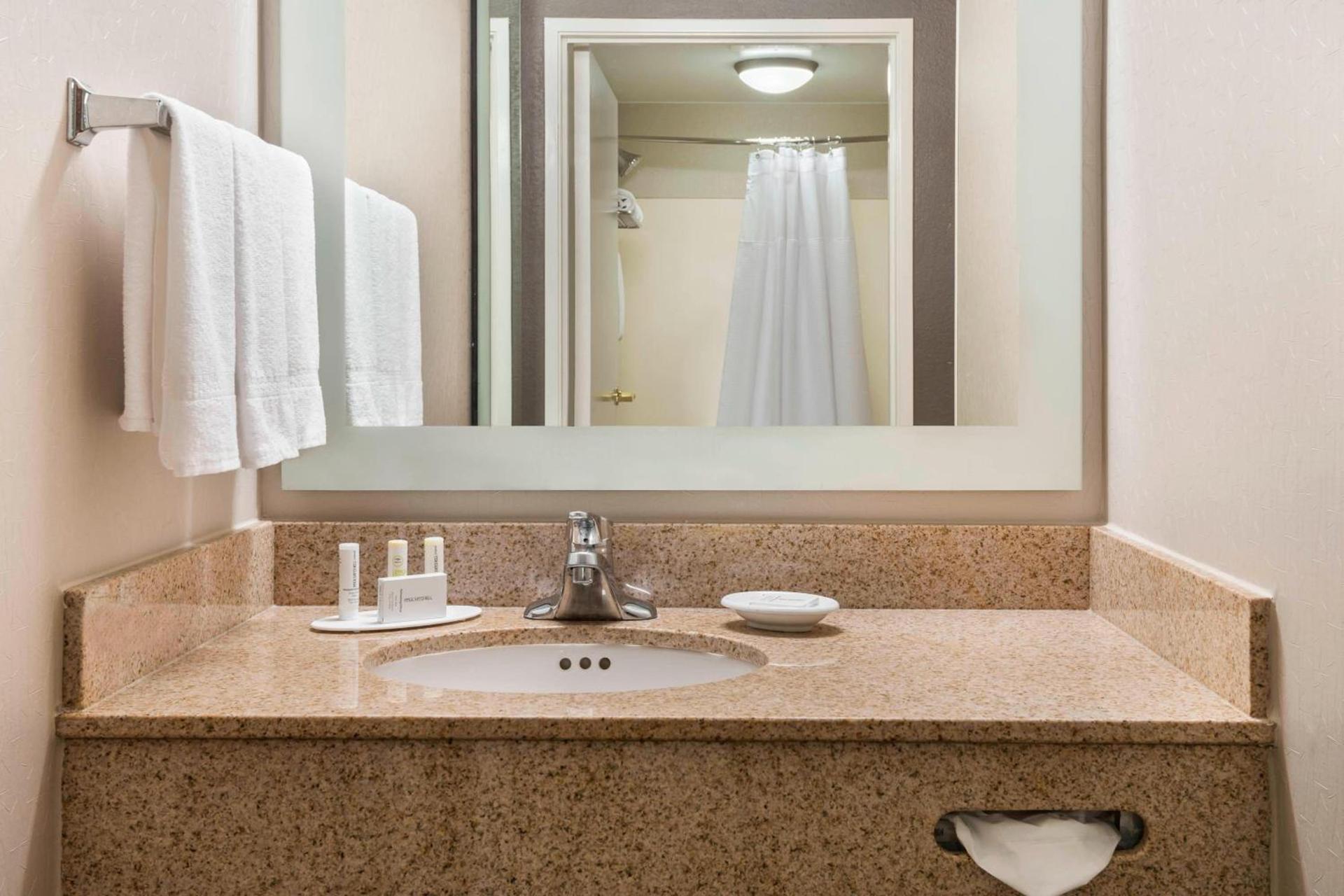 SpringHill Suites Indianapolis Carmel photo 10