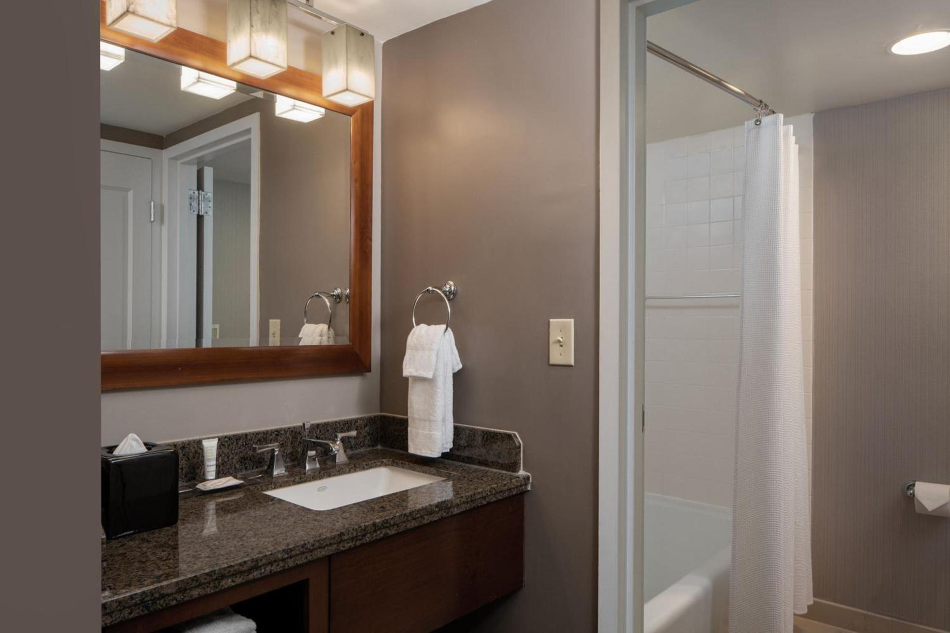 Falls Church Marriott Fairview Park photo 13