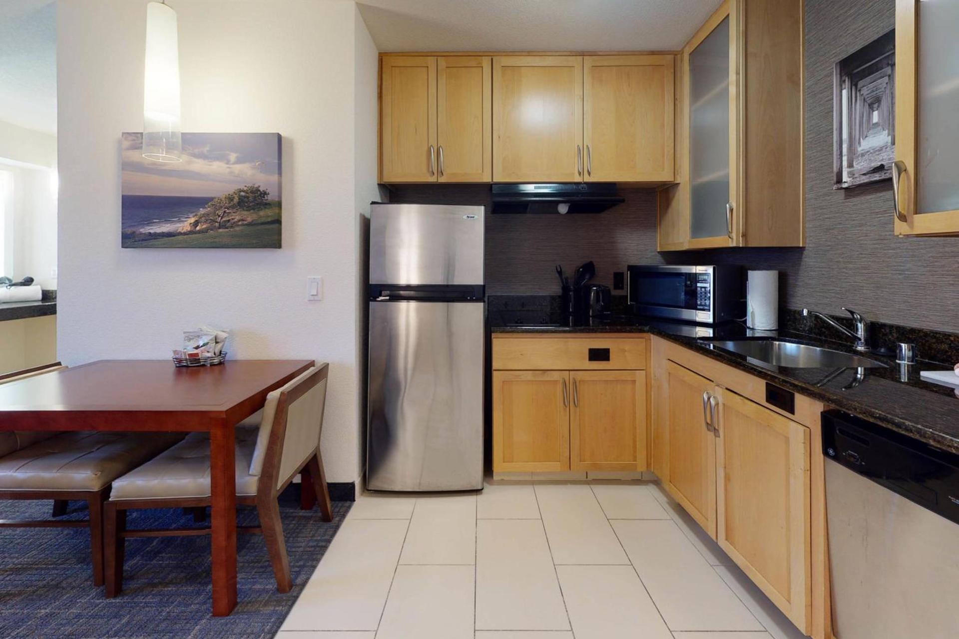 Residence Inn San Diego Del Mar photo 10
