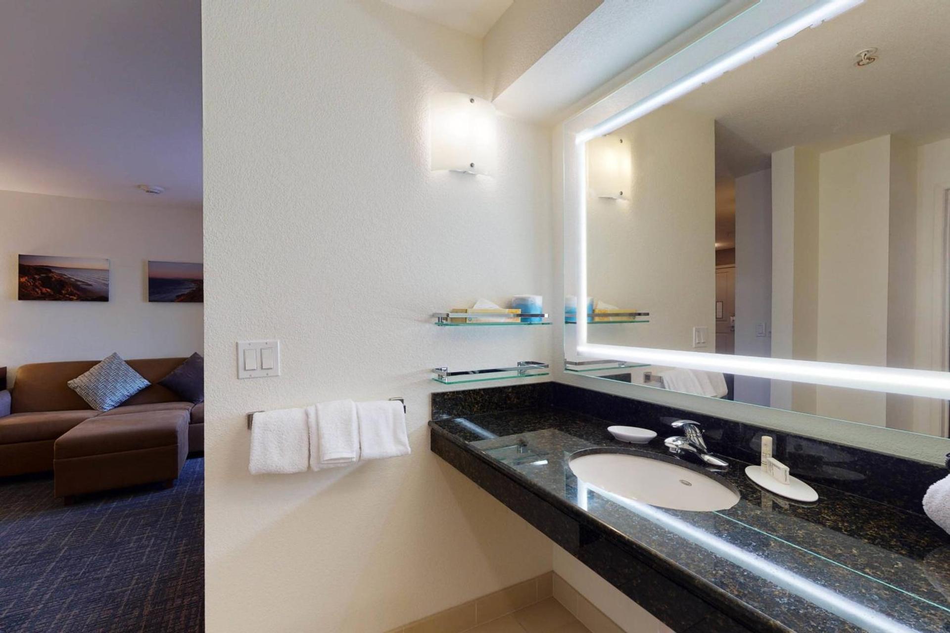 Residence Inn San Diego Del Mar photo 12